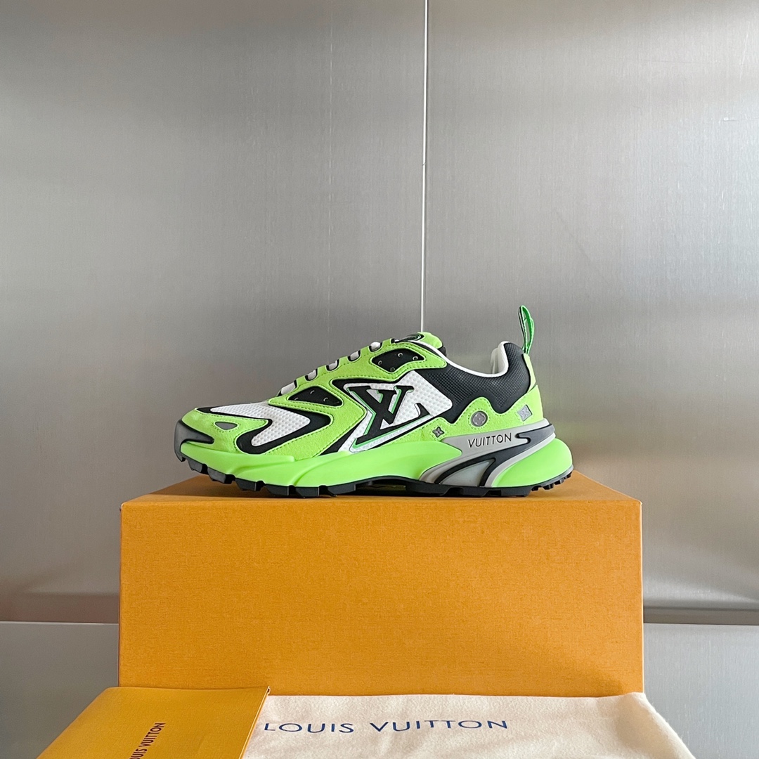 Louis Vuitton Women’s LV Runner Tatic Sneaker Green For Women LV 1A9JER