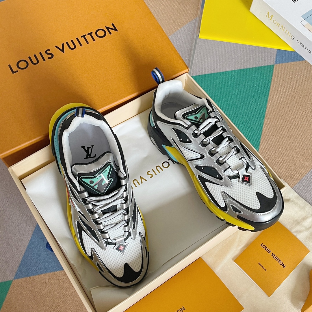 Louis Vuitton Women’s LV Runner Tatic Sneaker Sliver For Women LV