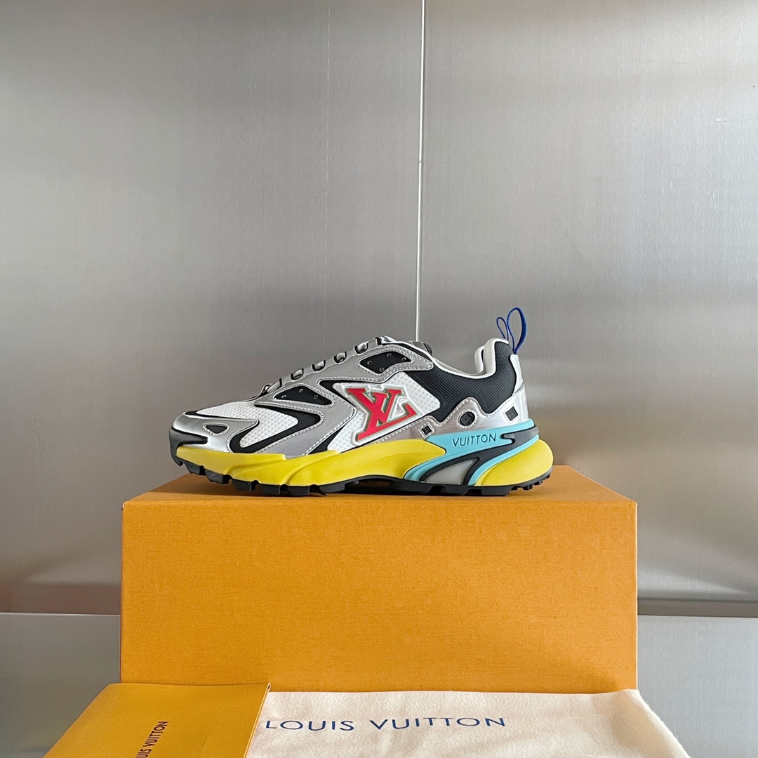 Louis Vuitton Women’s LV Runner Tatic Sneaker Sliver For Women LV
