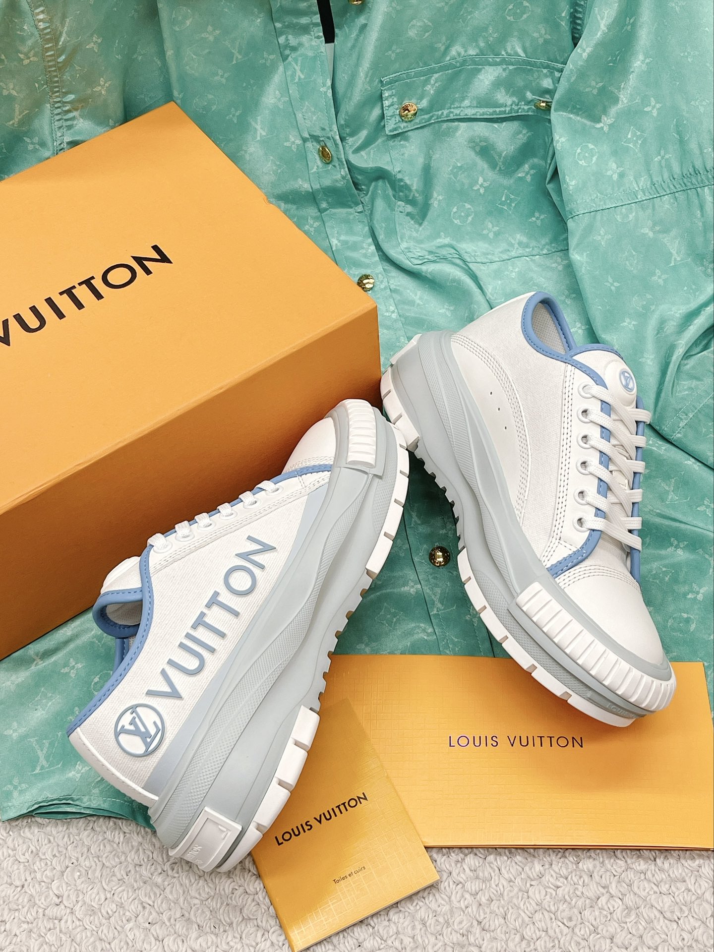 Louis Vuitton Women’s LV Squad Sneaker Blue For Women LV