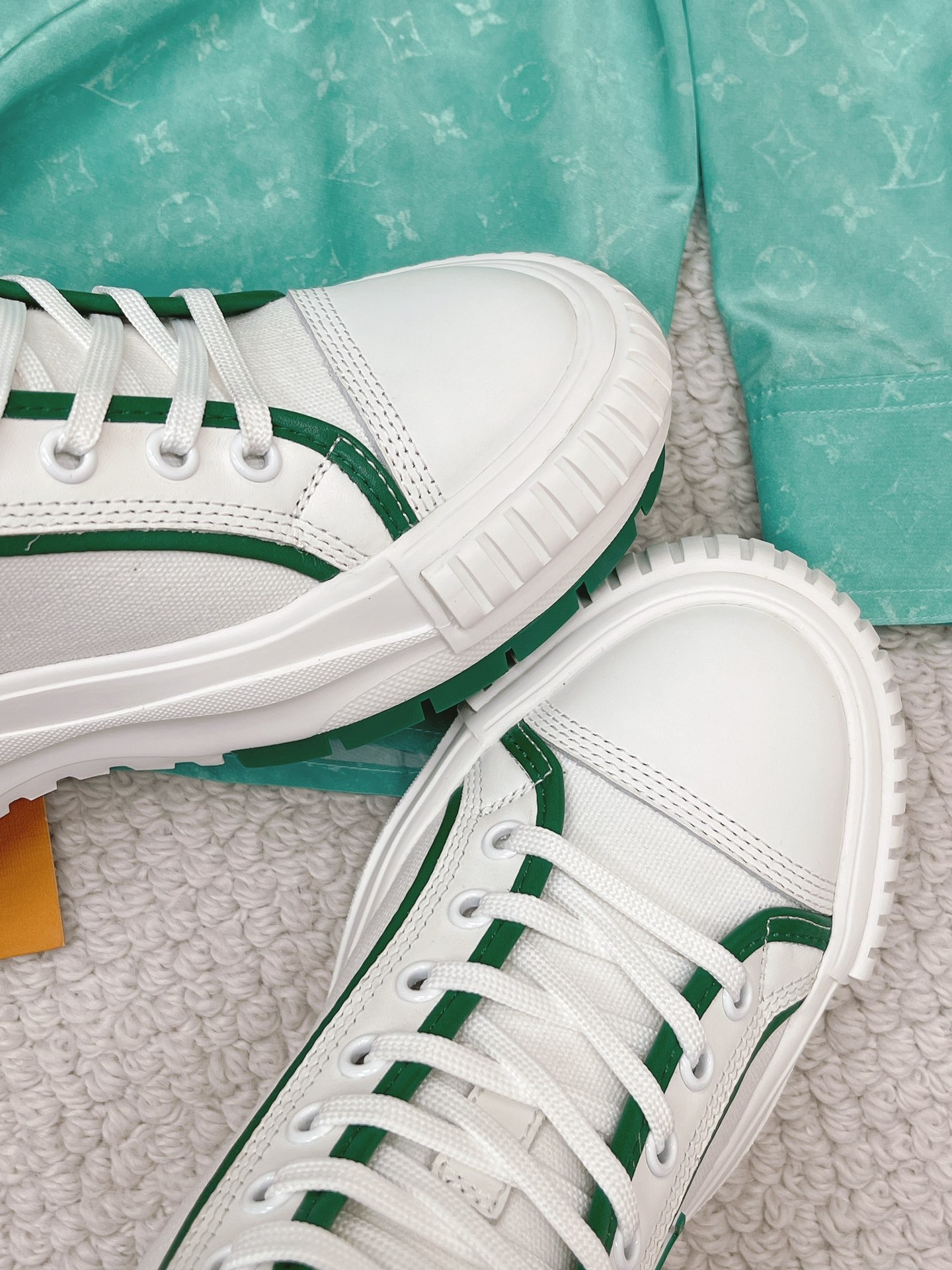 Louis Vuitton Women’s LV Squad Sneaker Boot Green For Women LV