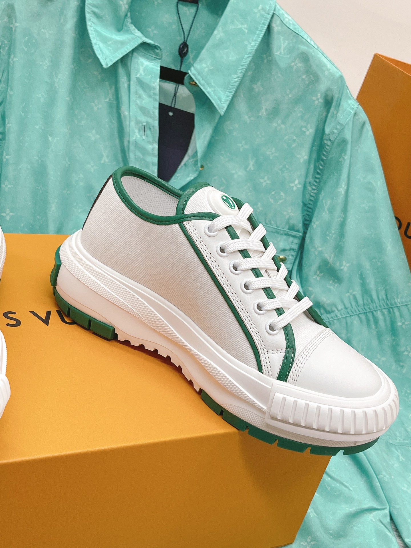 Louis Vuitton Women’s LV Squad Sneaker Green For Women LV