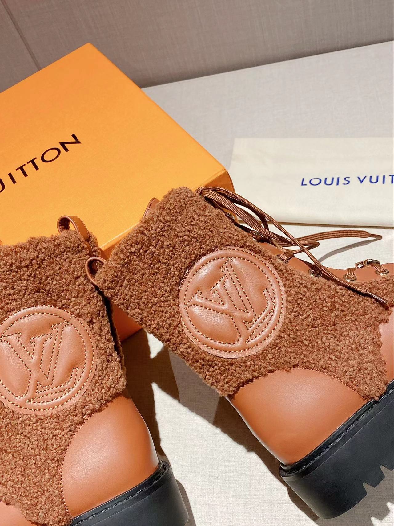 Louis Vuitton Women’s LV Territory Flat Ranger Brown For Women LV