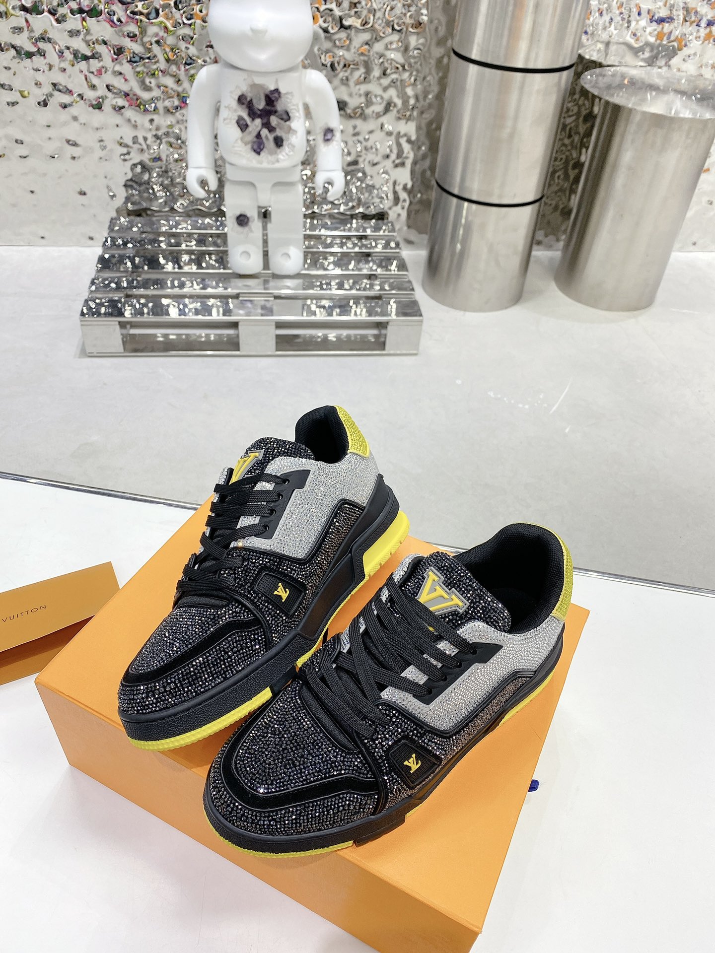 Louis Vuitton Women’s LV Trainers Black And Yellow For Women LV