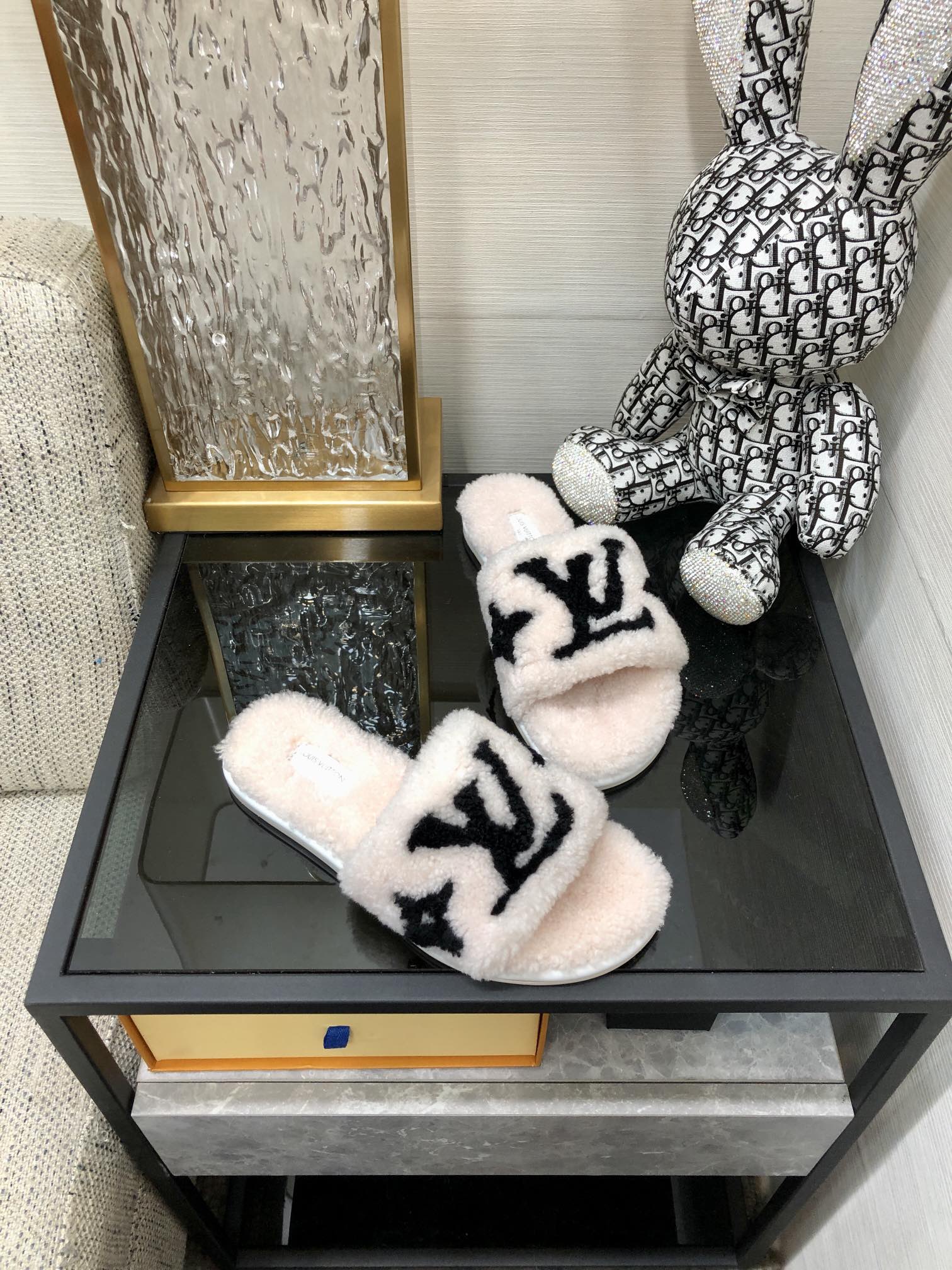 Louis Vuitton Women’s Magnetic Flat Mule White For Women LV