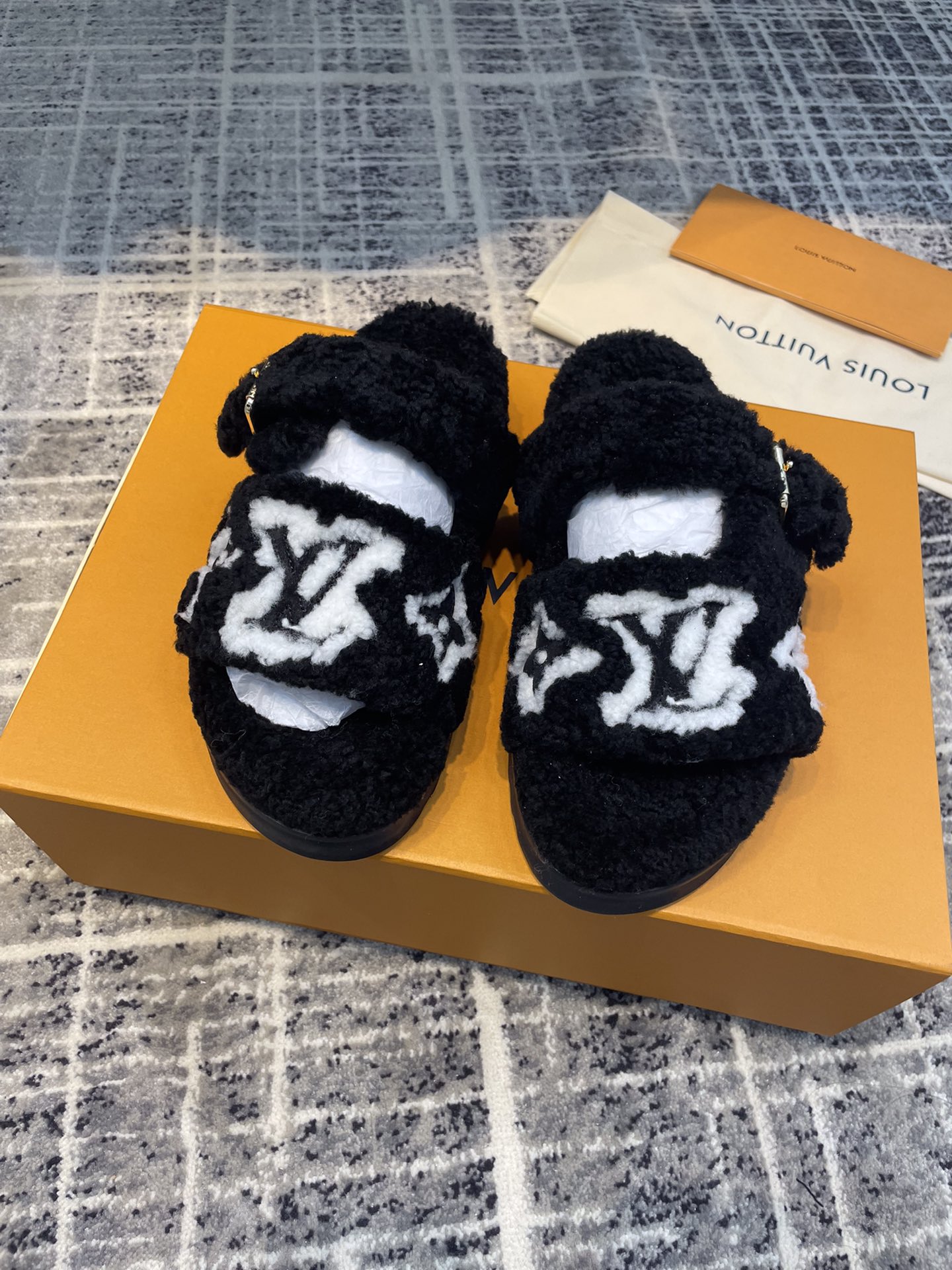 Louis Vuitton Women’s Paseo Flat Comfort Mule Black For Women LV 1AACR8