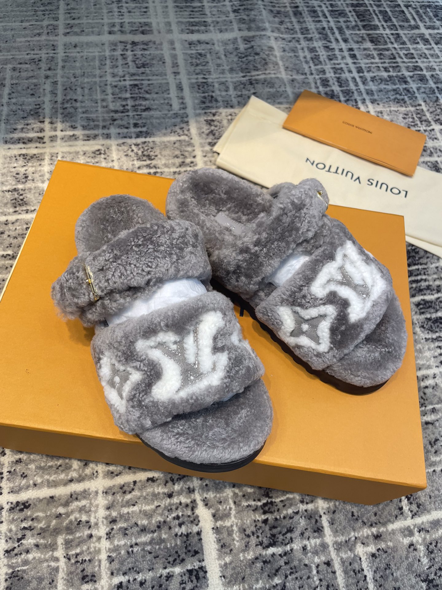 Louis Vuitton Women’s Paseo Flat Comfort Mule Grey For Women LV
