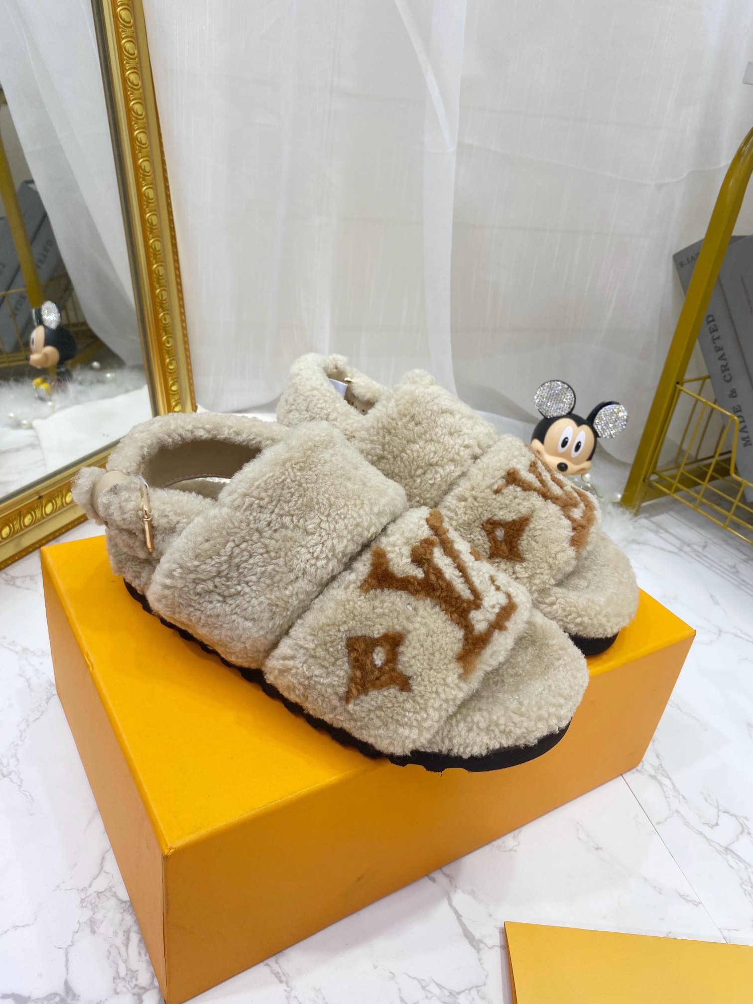 Louis Vuitton Women’s Paseo Flat Comfort Sandal Beige For Women LV 1AA1GY