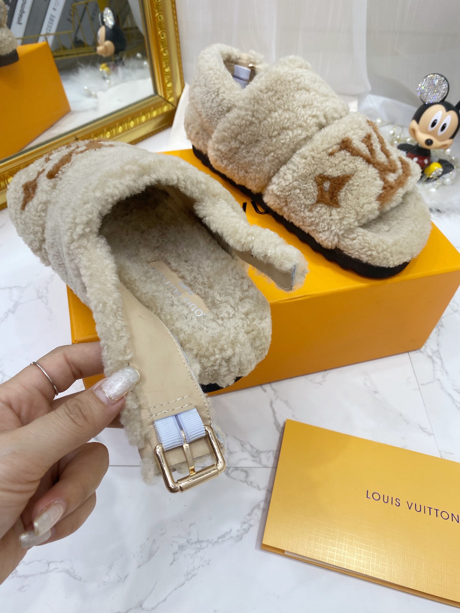 Louis Vuitton Women’s Paseo Flat Comfort Sandal Beige For Women LV 1AA1GY