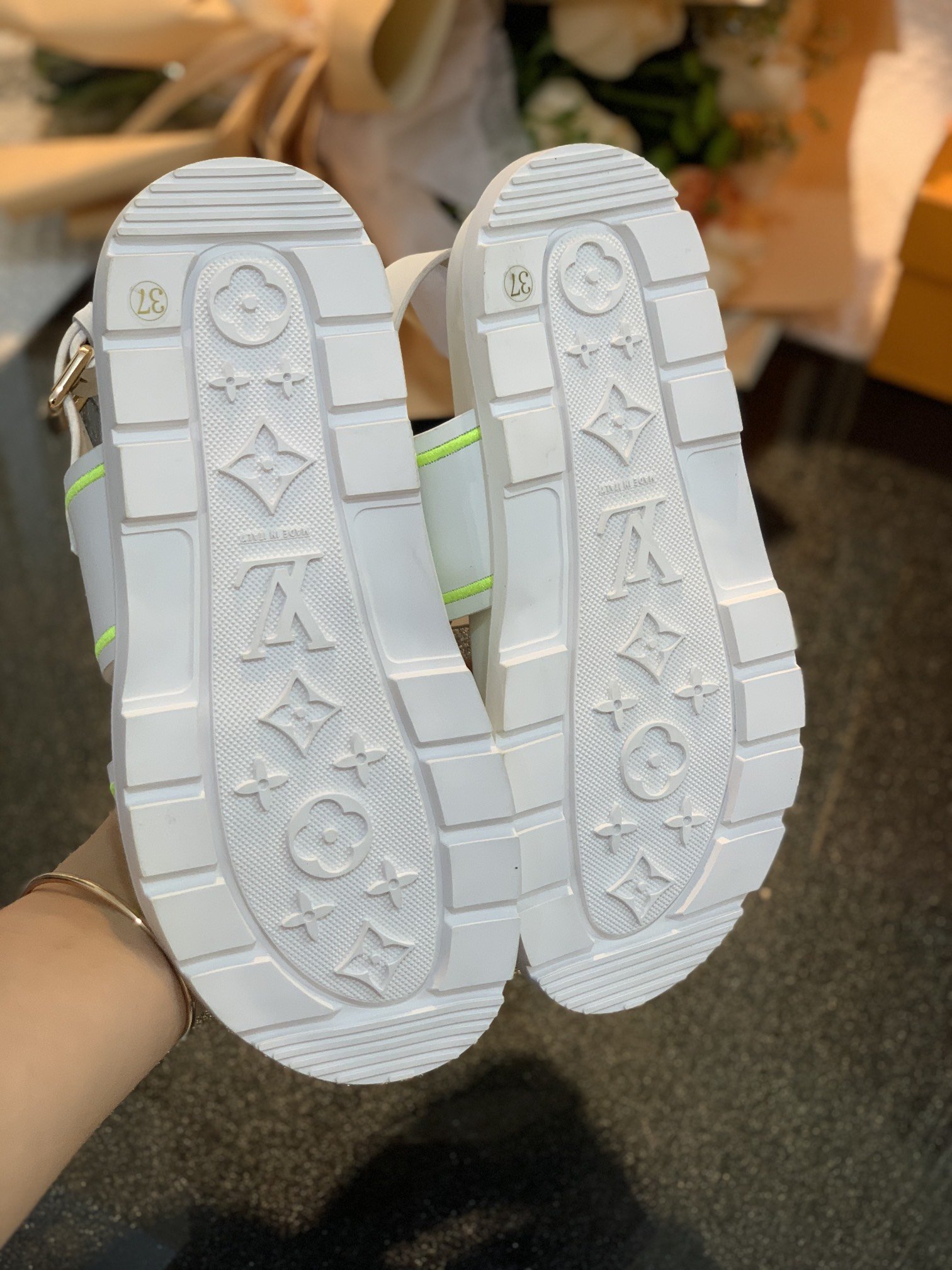 Louis Vuitton Women’s Paseo flat Comfort Sandal White And Neon For Women LV