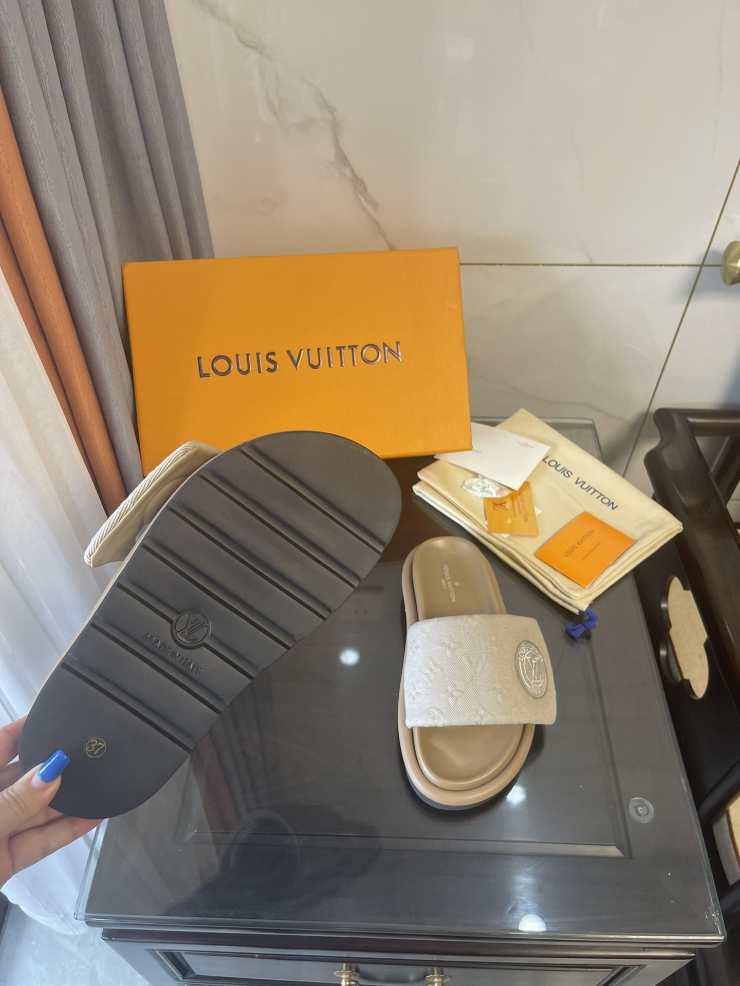 Louis Vuitton Women’s Pool Pillow Comfort Flat Mule Beige For Women LV