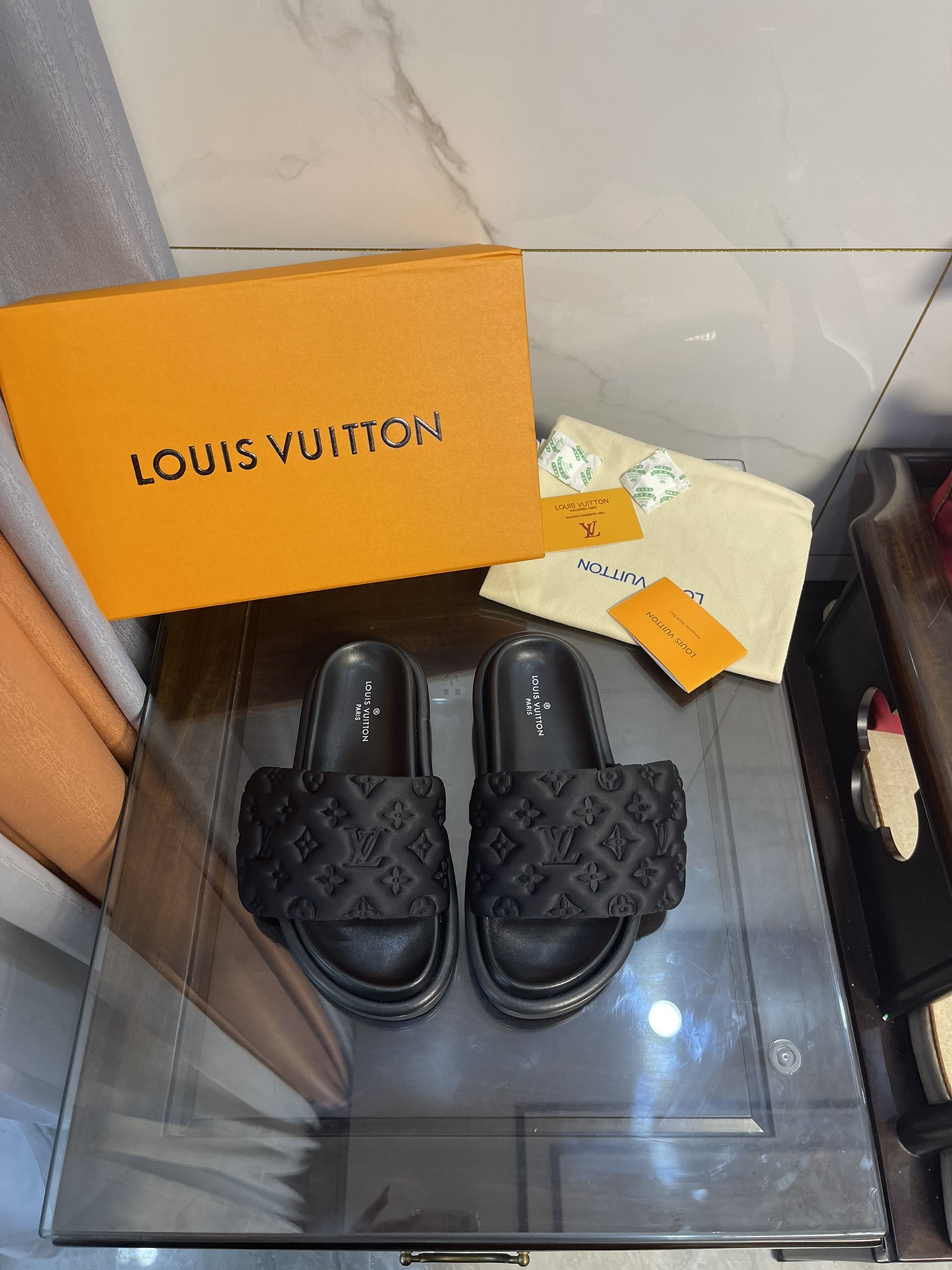 Louis Vuitton Women’s Pool Pillow Comfort Flat Mule Black For Women LV 1AA1EF
