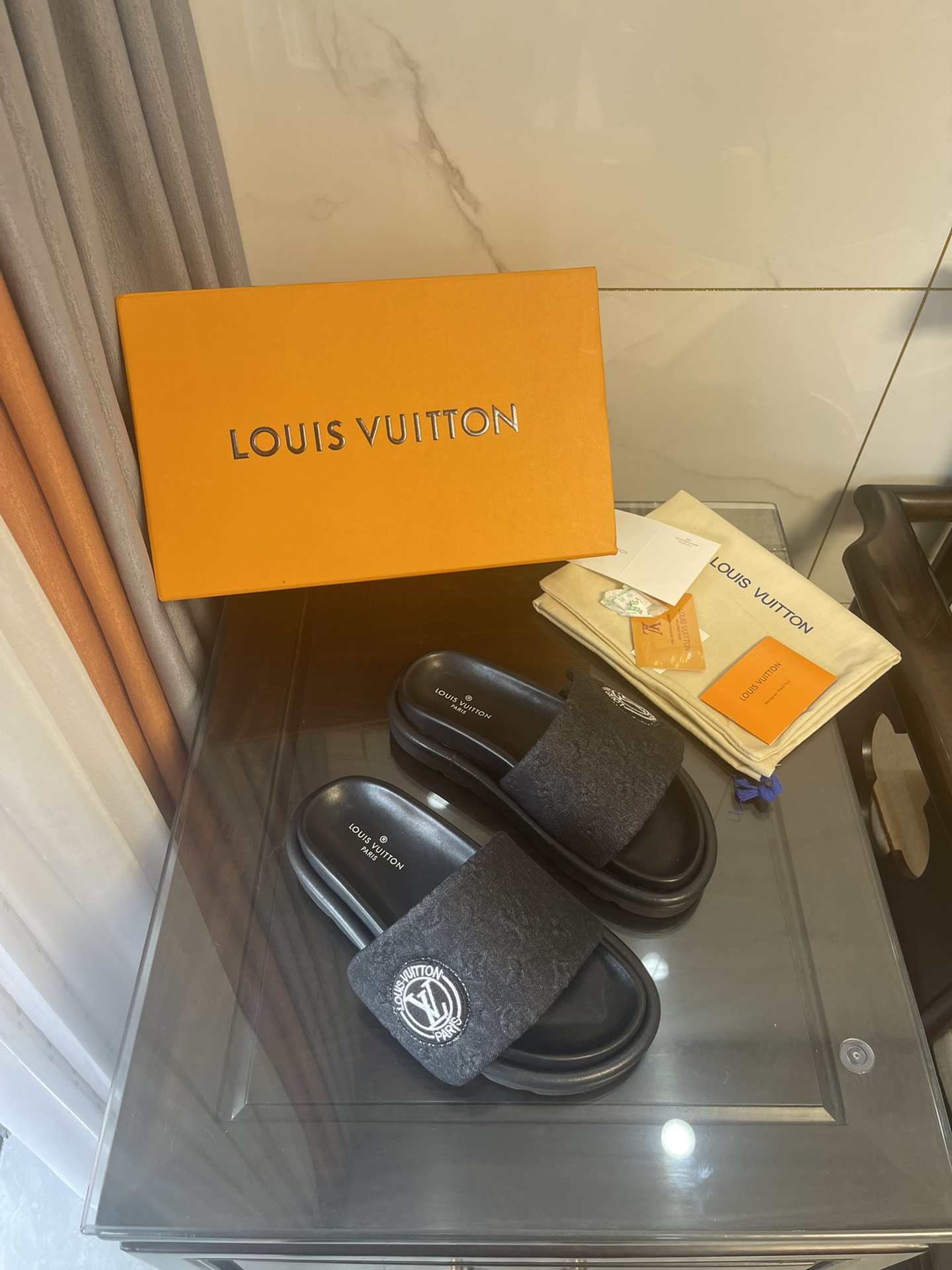 Louis Vuitton Women’s Pool Pillow Comfort Flat Mule Black For Women LV