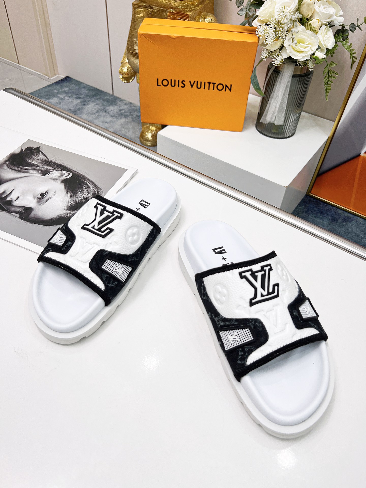 Louis Vuitton Women’s Pool Pillow Comfort Mule Black For Women LV