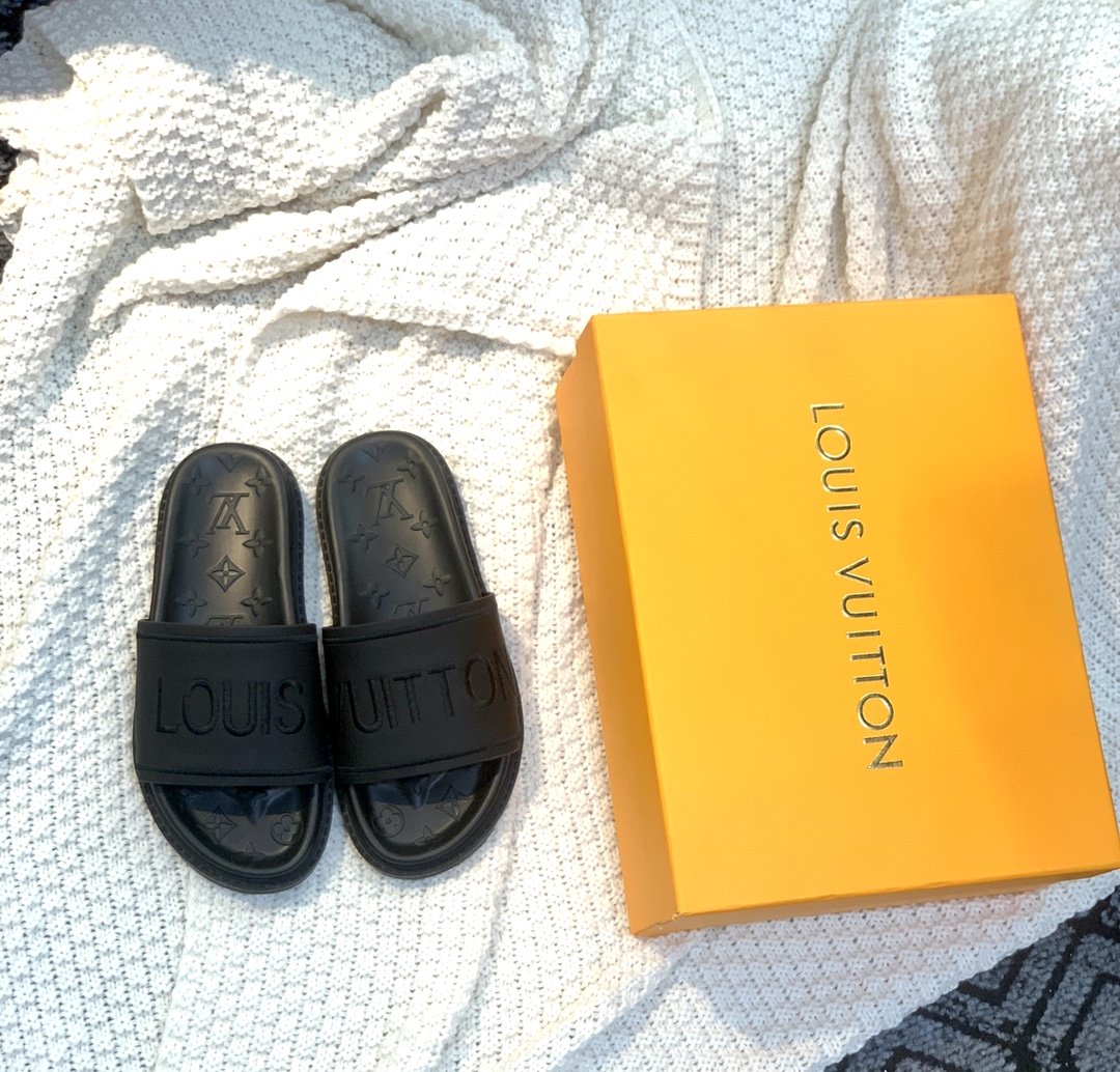 Louis Vuitton Women’s Pool Pillow Flat Comfort Mule Black For Women LV
