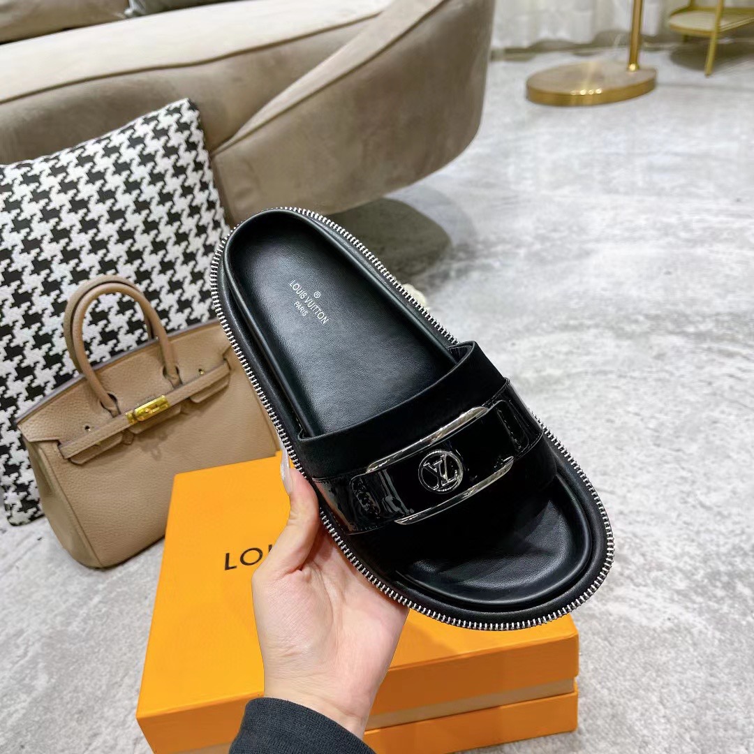 Louis Vuitton Women’s Pool Pillow Flat Comfort Mule Black For Women LV