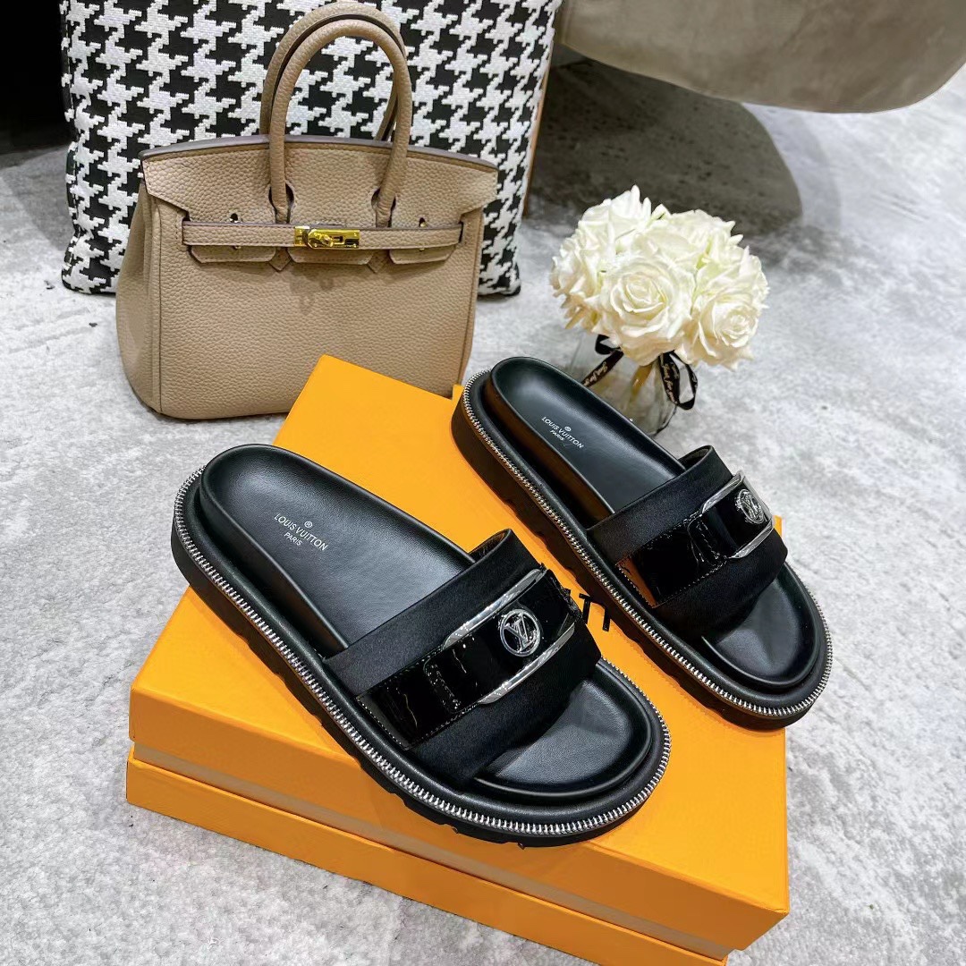 Louis Vuitton Women’s Pool Pillow Flat Comfort Mule Black For Women LV