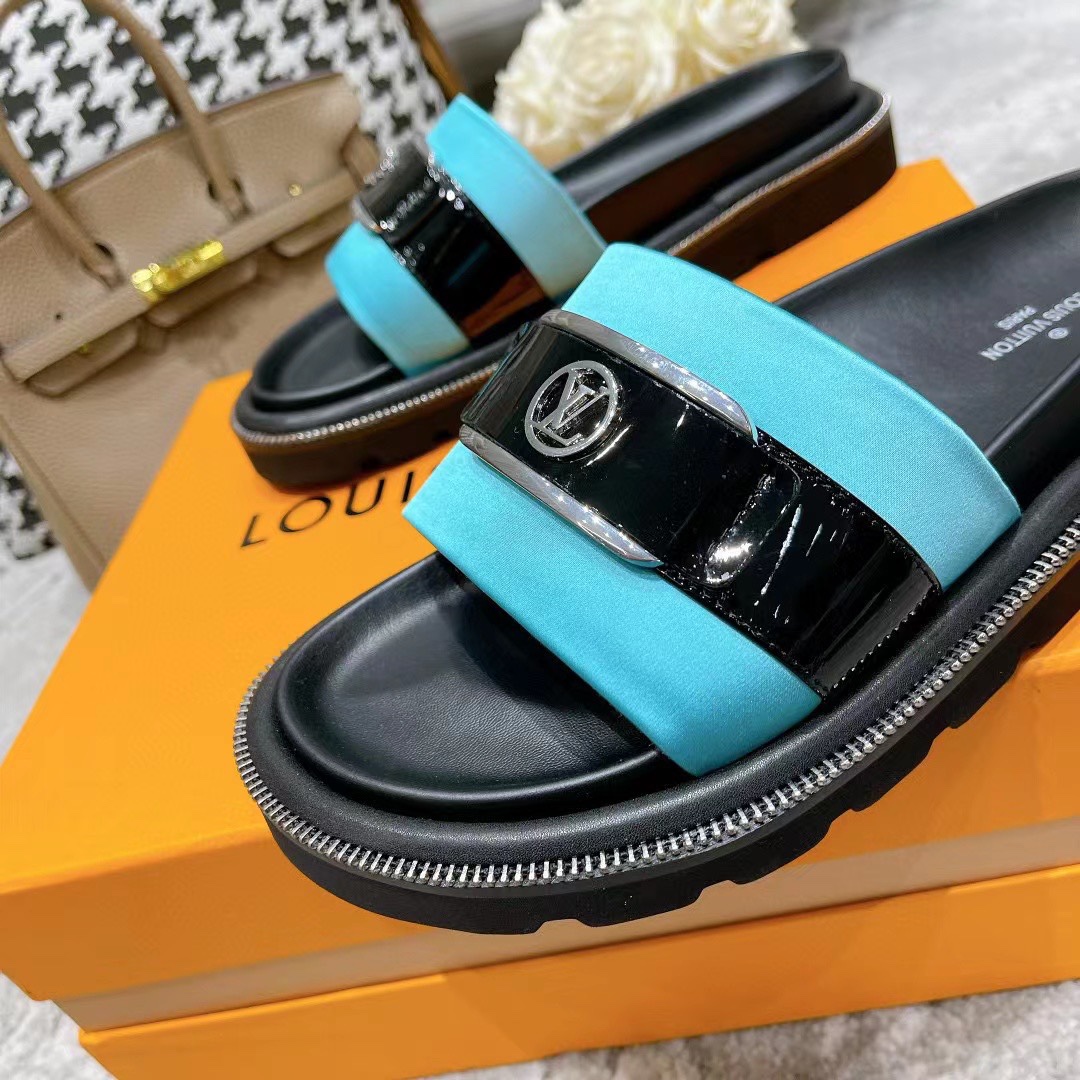 Louis Vuitton Women’s Pool Pillow Flat Comfort Mule Blue For Women LV