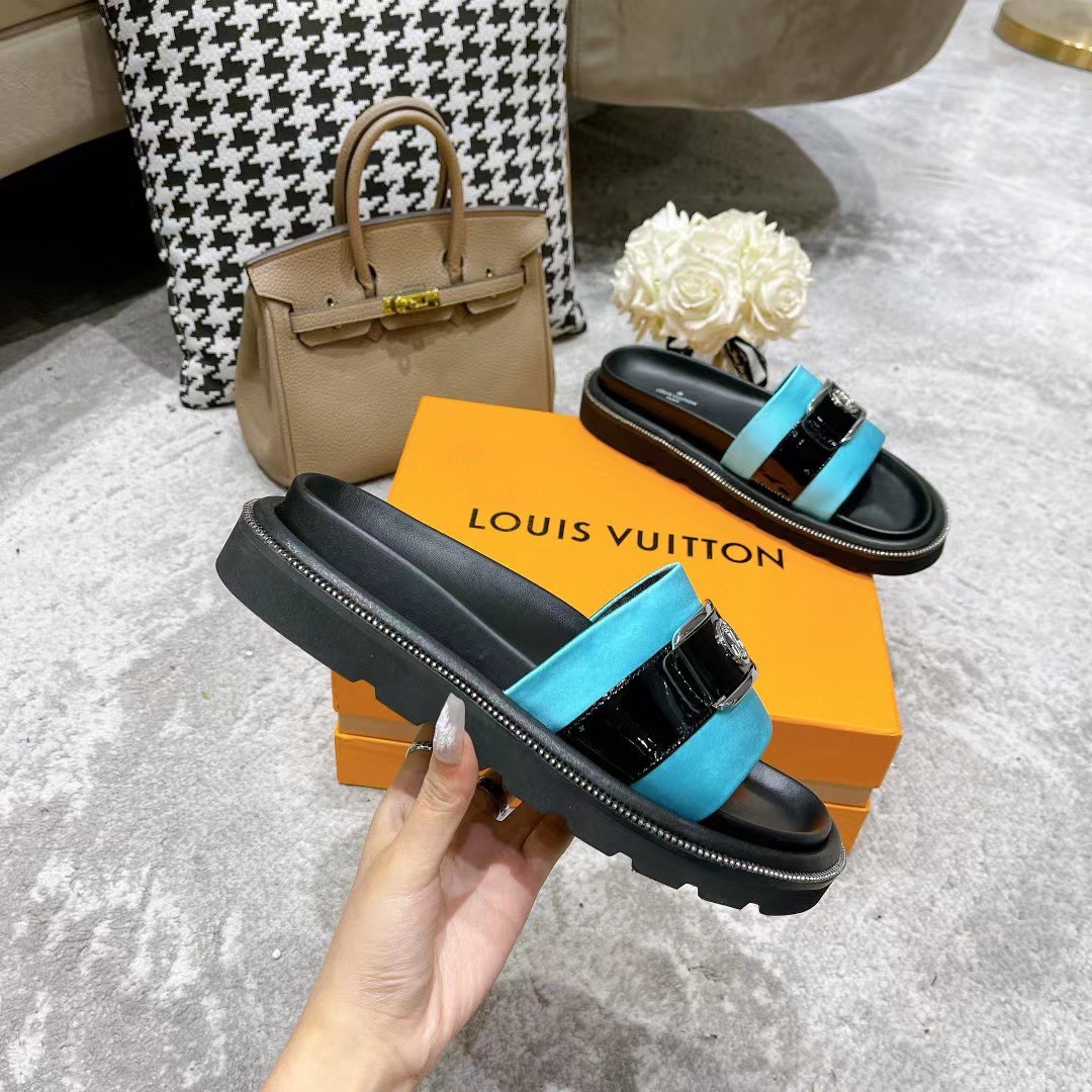 Louis Vuitton Women’s Pool Pillow Flat Comfort Mule Blue For Women LV