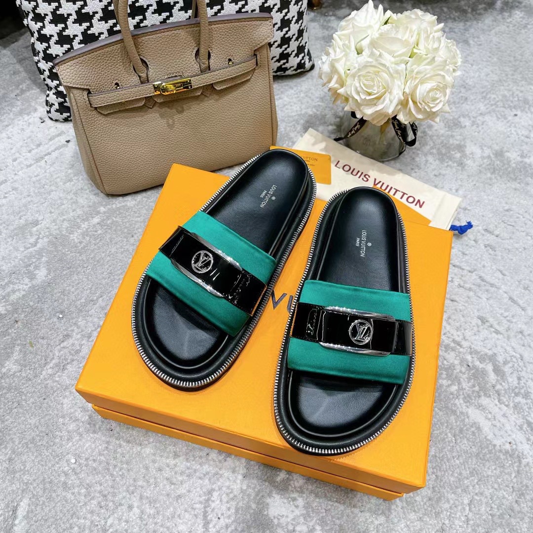 Louis Vuitton Women’s Pool Pillow Flat Comfort Mule Green For Women LV 1AA0SY