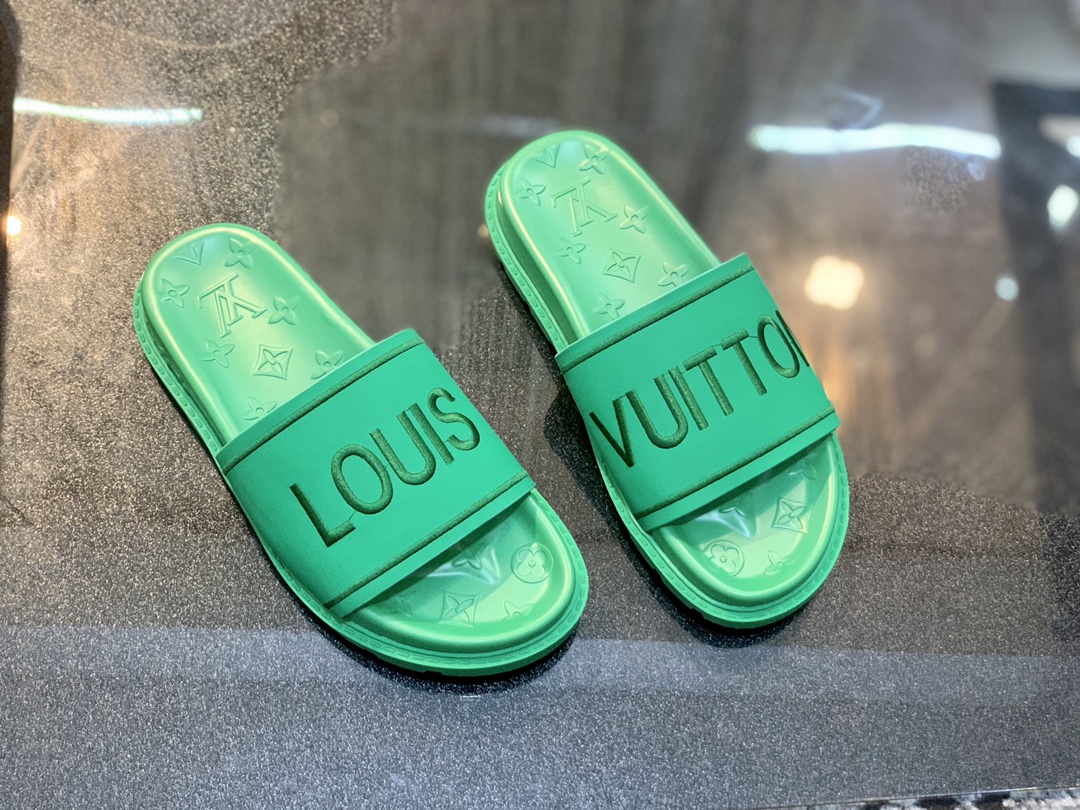 Louis Vuitton Women’s Pool Pillow Flat Comfort Mule Green For Women LV