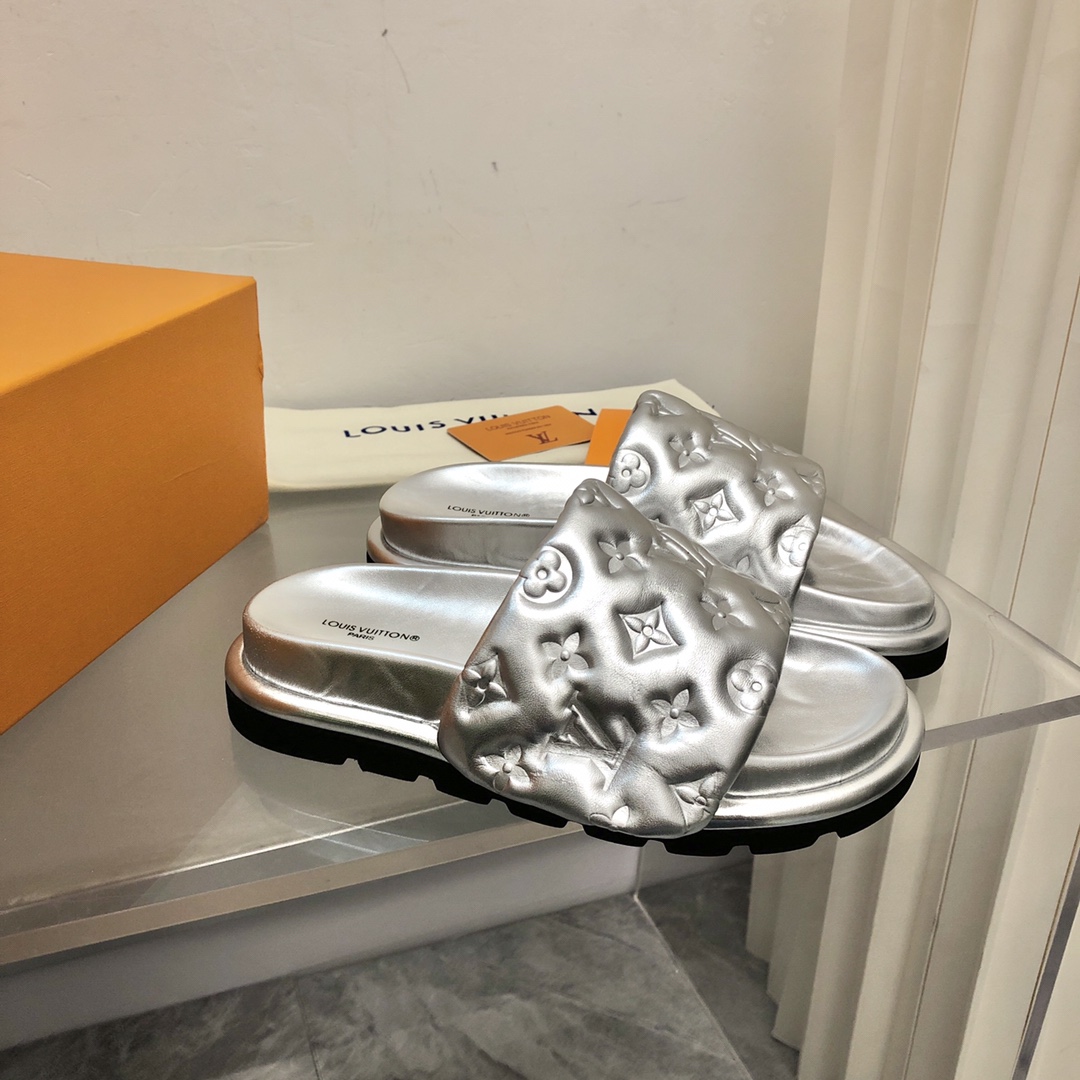 Louis Vuitton Women’s Pool Pillow Flat Comfort Mule Sliver For Women LV 1AACEM