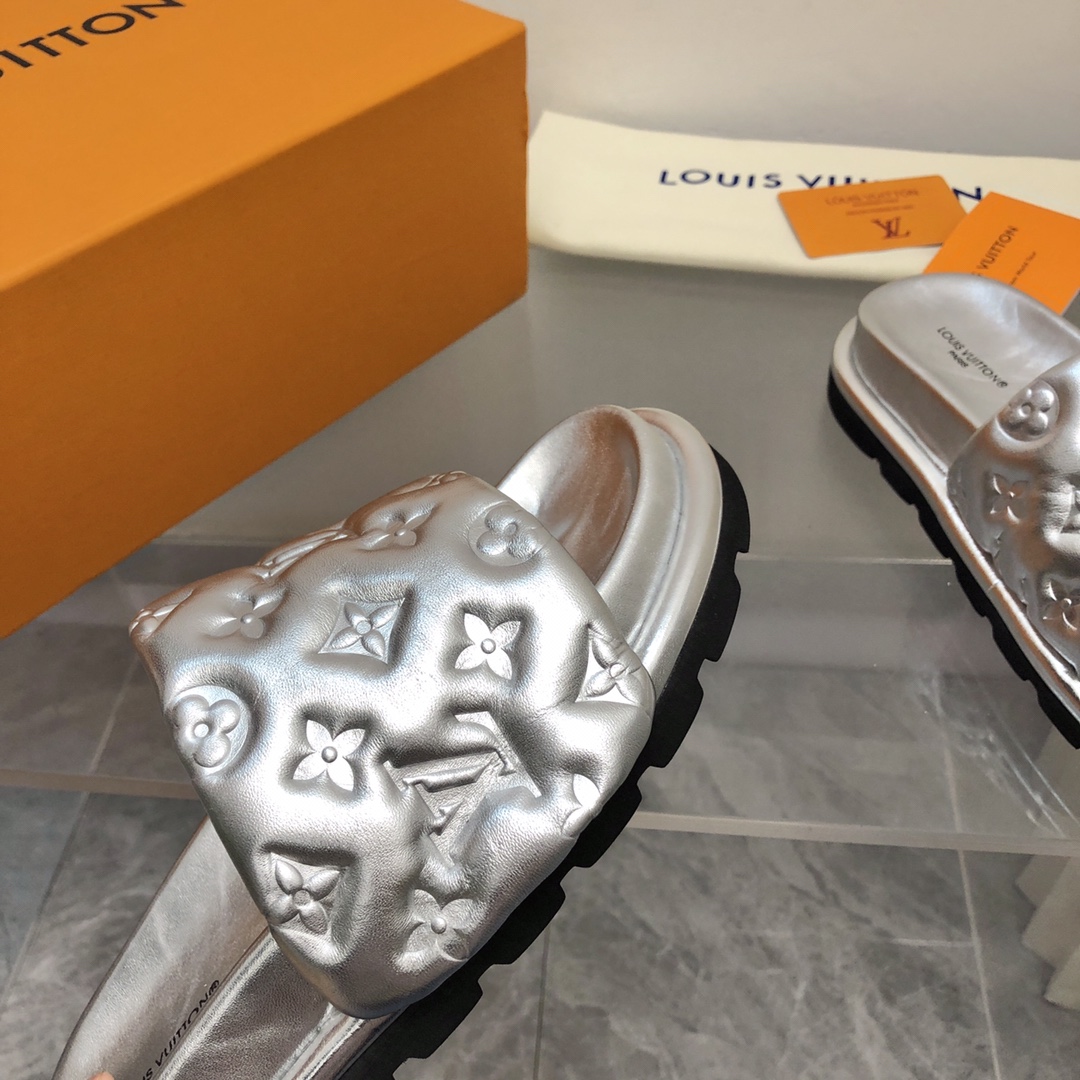 Louis Vuitton Women’s Pool Pillow Flat Comfort Mule Sliver For Women LV 1AACEM