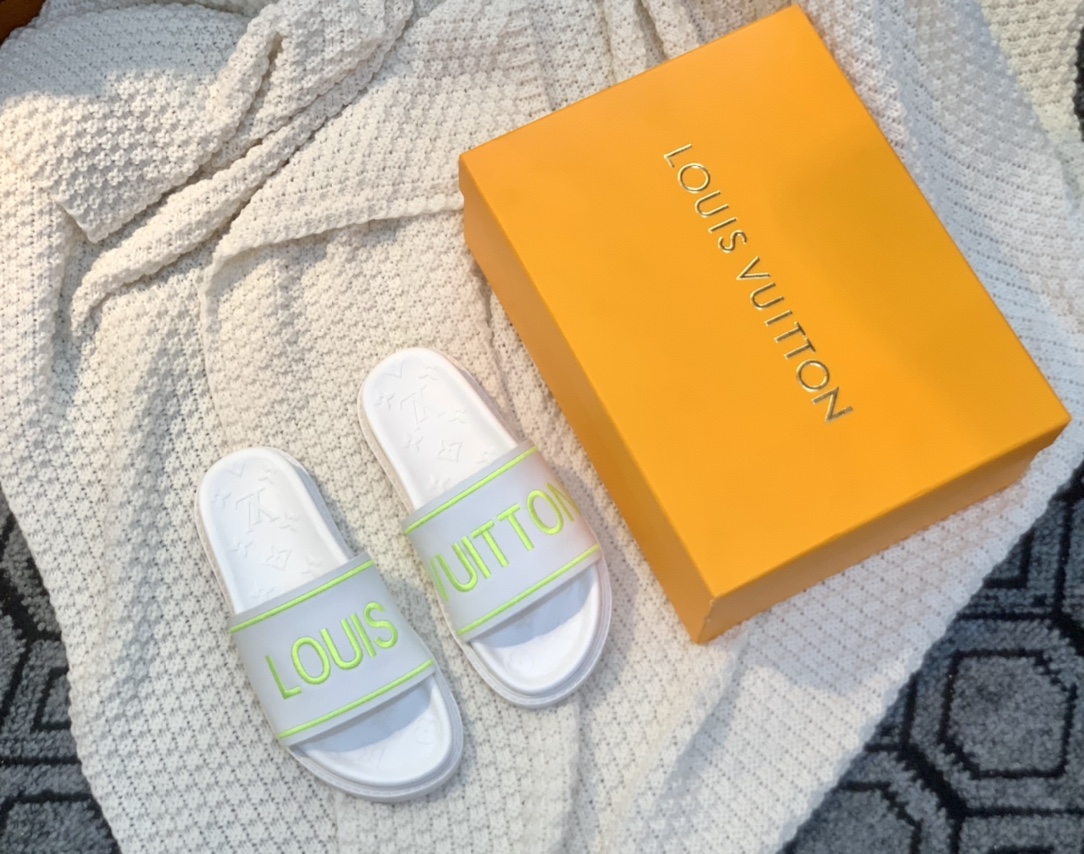 Louis Vuitton Women’s Pool Pillow Flat Comfort Mule White For Women LV