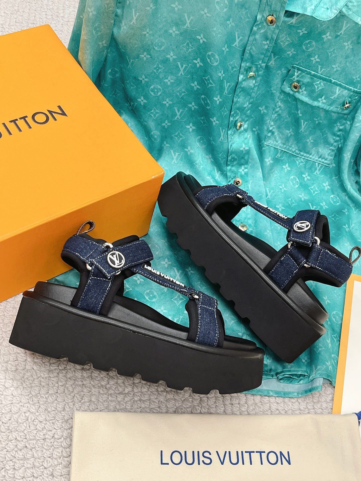 Louis Vuitton Women’s Pool Pillow Flatform Comfort Sandal Blue For Women LV 1AACHL