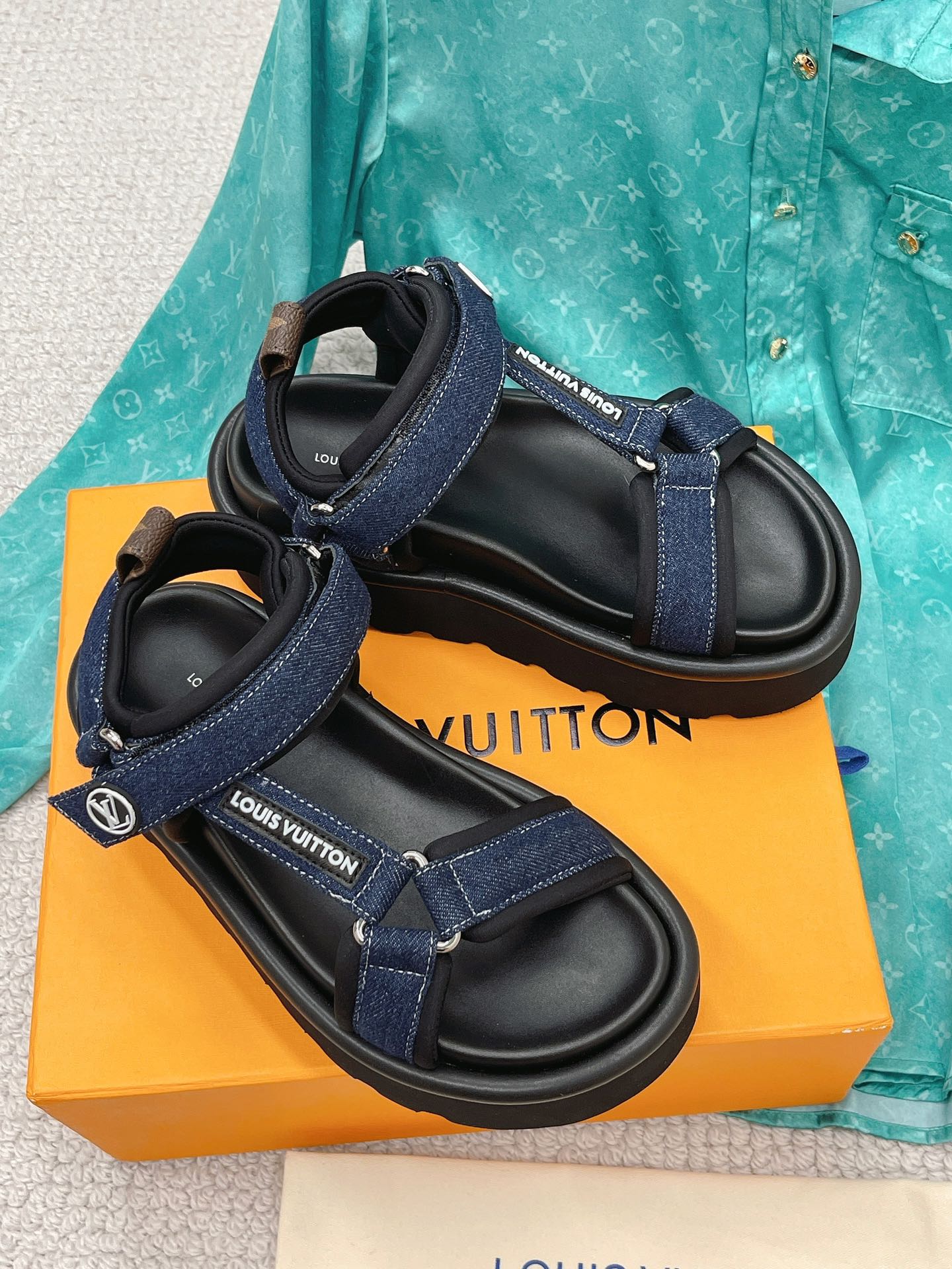 Louis Vuitton Women’s Pool Pillow Flatform Comfort Sandal Blue For Women LV 1AACHL