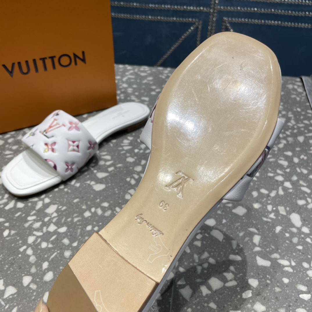 Louis Vuitton Women’s Revival Flat Mule White For Women LV 1AAORE