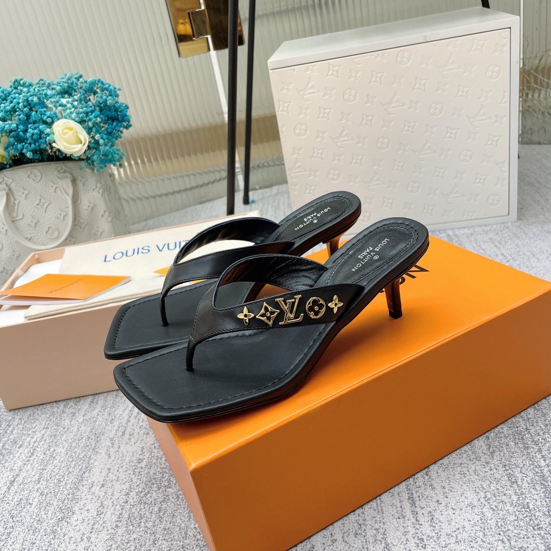 Louis Vuitton Women’s Signature Thong Black For Women LV 1A9QG3
