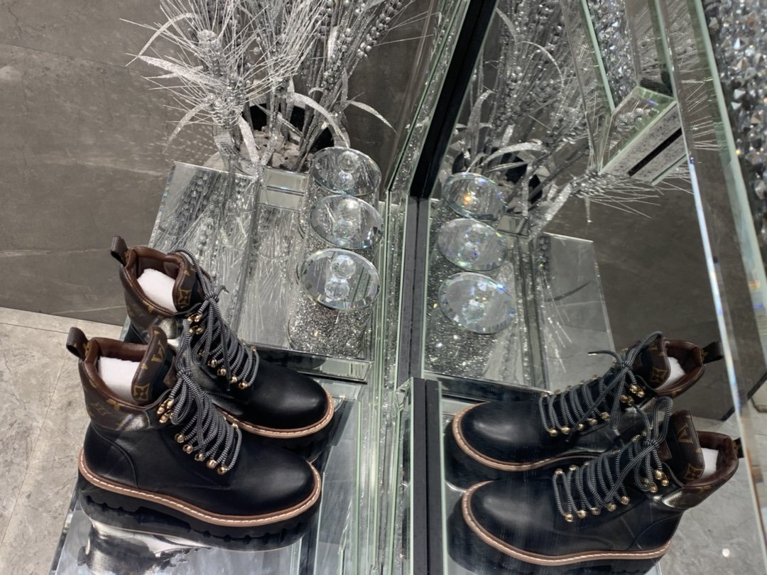 Louis Vuitton Women’s Territory Flat Military Boot Black For Women LV 1A958N