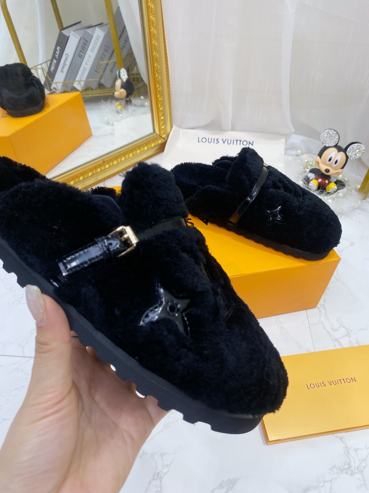 Louis Vuitton Women’s Winterbreak Flat Comfort Mule Dark Blue For Women LV