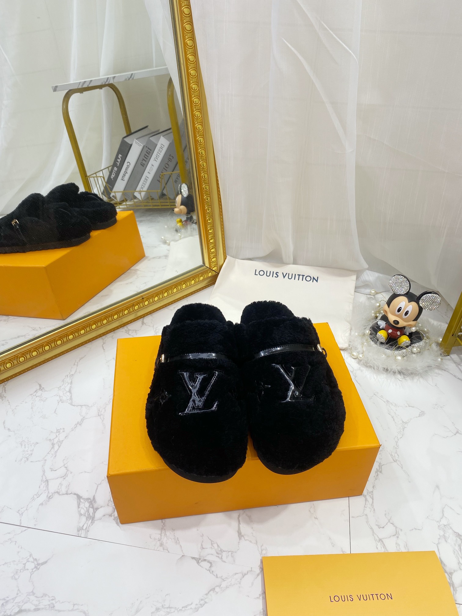 Louis Vuitton Women’s Winterbreak Flat Comfort Mule Dark Blue For Women LV
