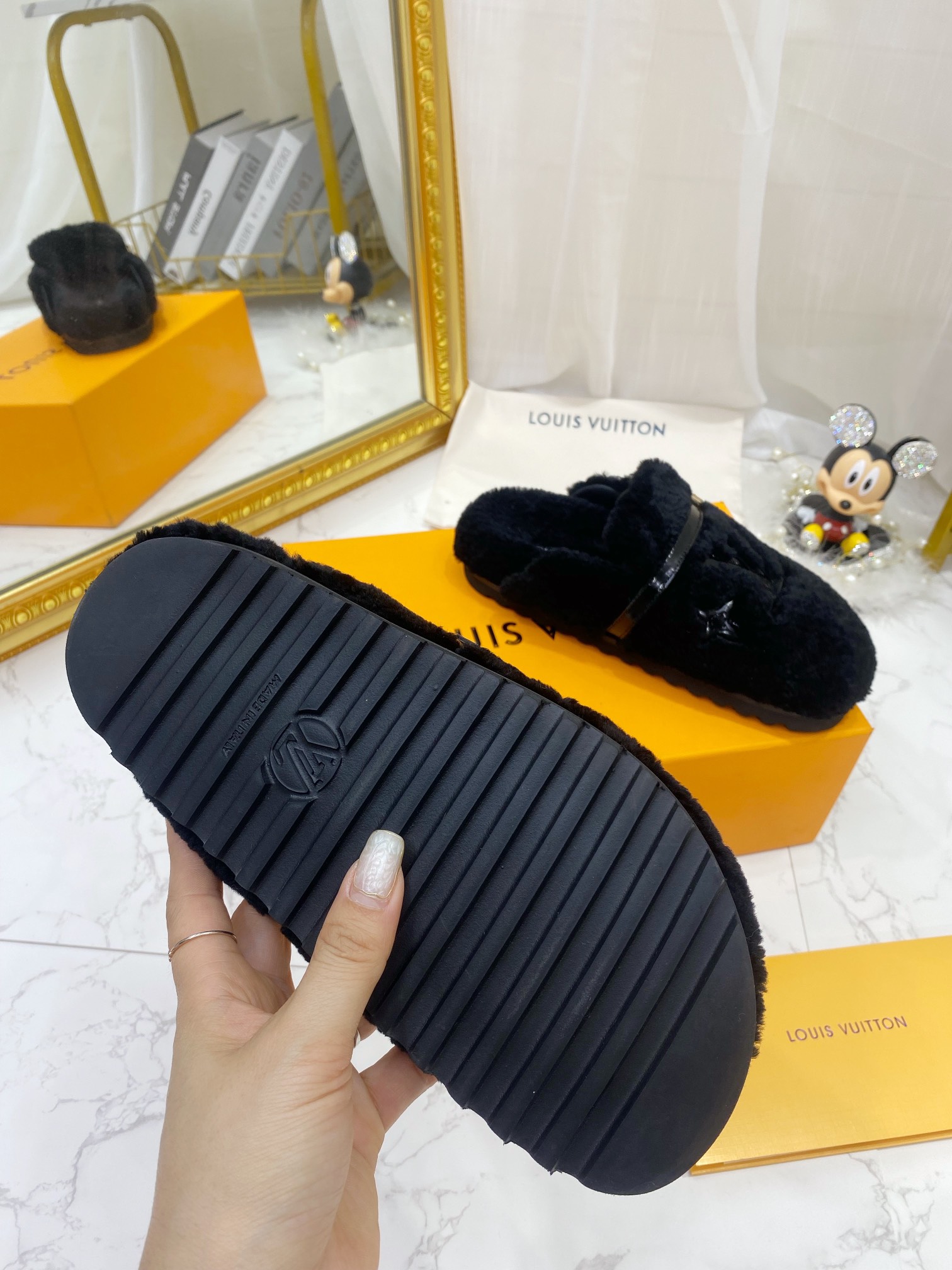 Louis Vuitton Women’s Winterbreak Flat Comfort Mule Dark Blue For Women LV