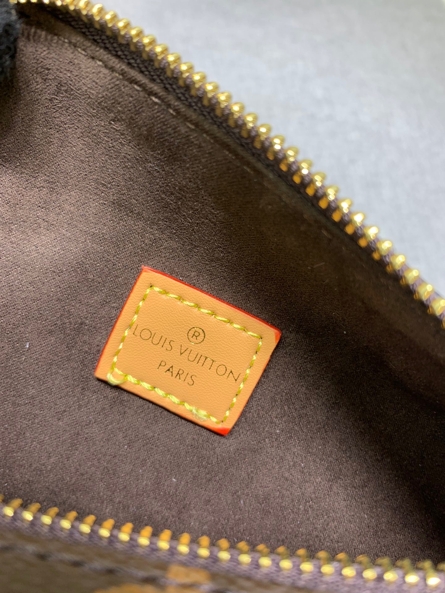 Louis Vuitton x Yayoi Kusama Side Trunk For Women 21 cm/ 8.2 in-
