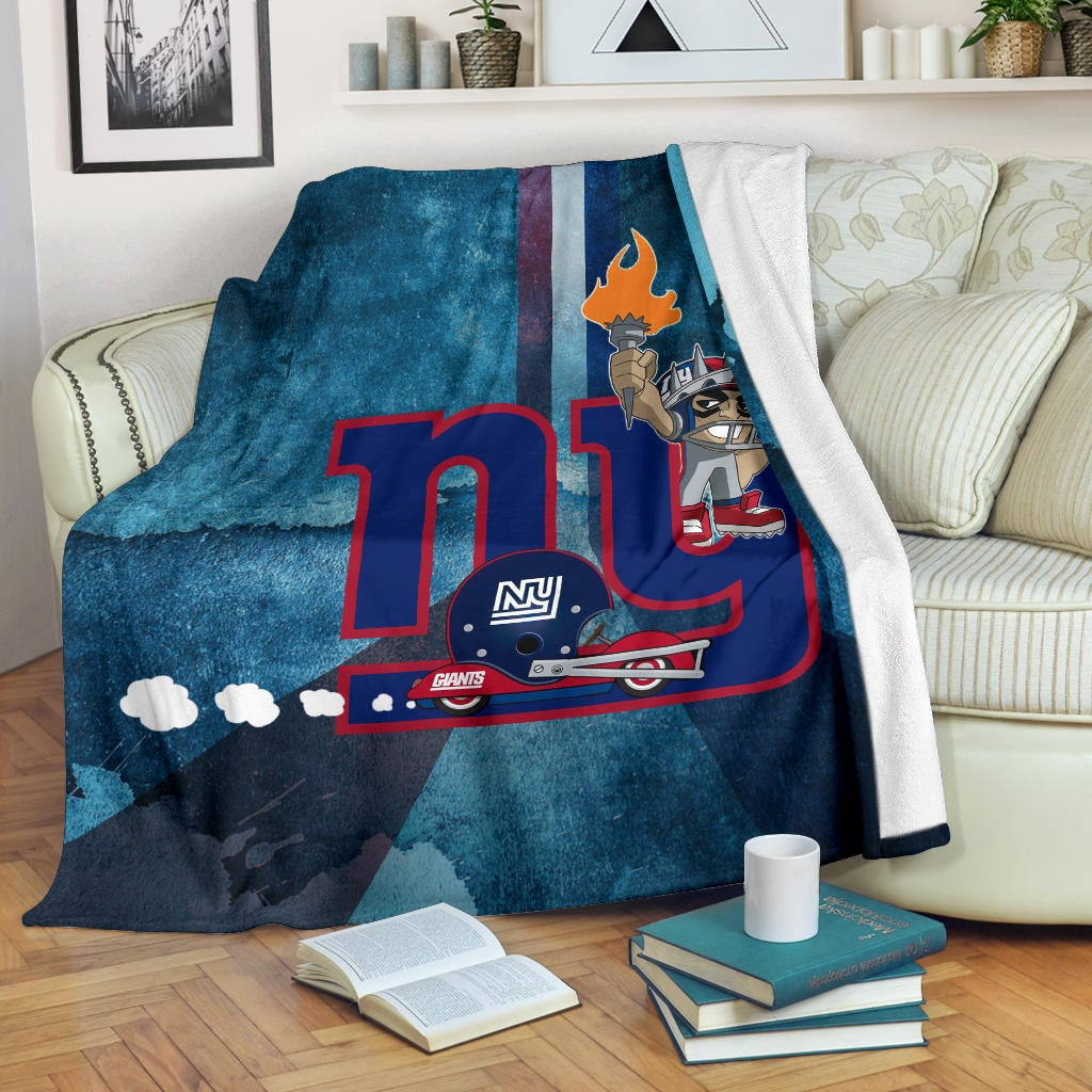 New York Giants American Football Team Fleece Blanket Player Cosplay Statue Of Liberty Helmet On Car Fleece Blankets
