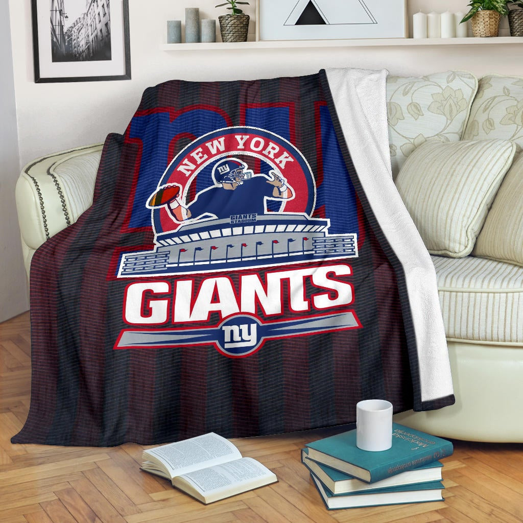New York Giants American Football Team Fleece Blanket Player Silhouette Throwing Rugby Ball Fleece Blankets