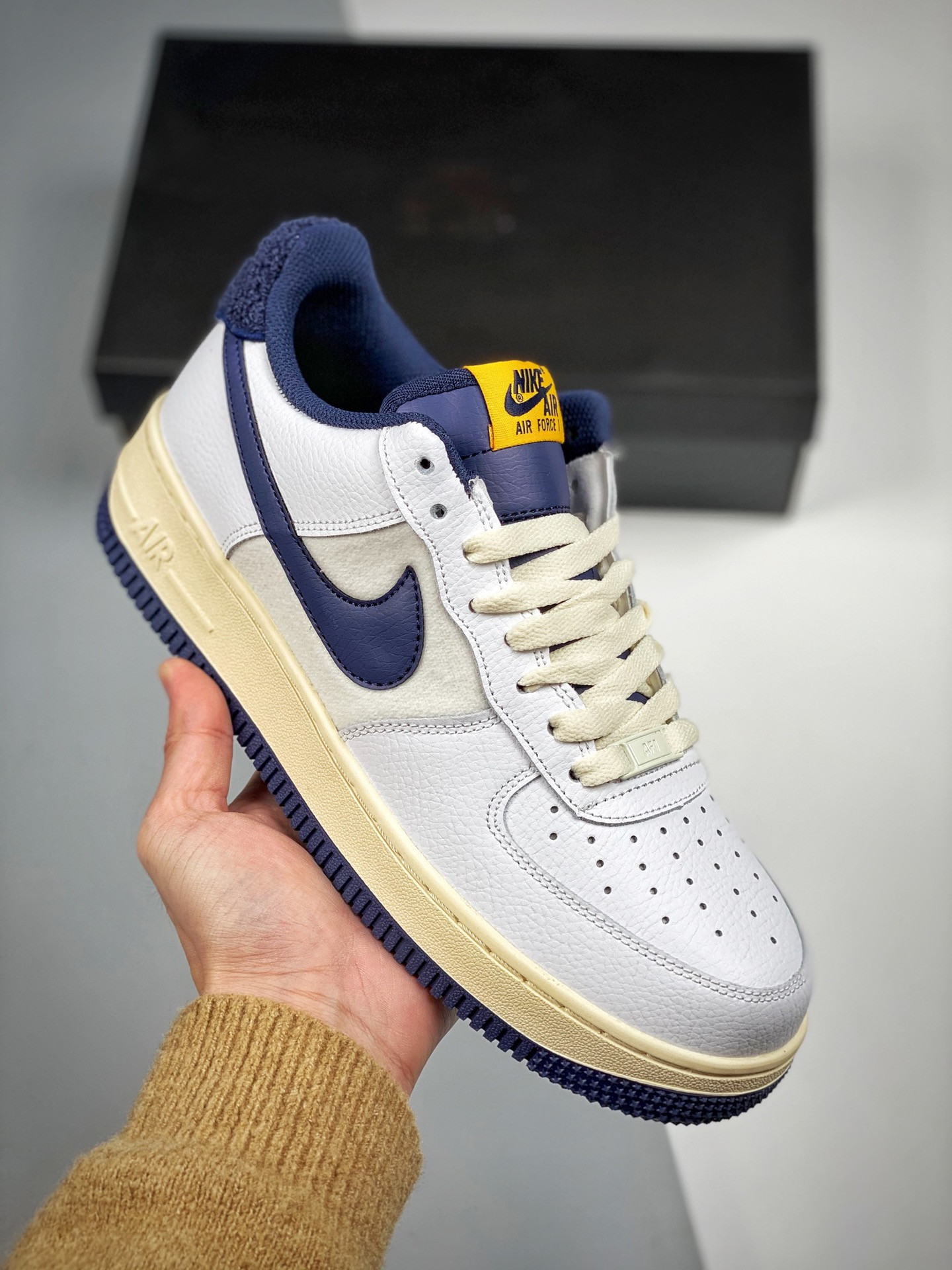 Nike Air Force 1 Low ’07 LV8 White/Midnight Navy For Sale