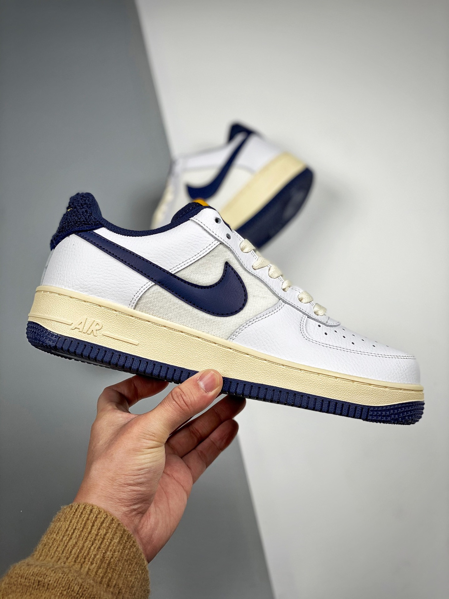 Nike Air Force 1 Low ’07 LV8 White/Midnight Navy For Sale