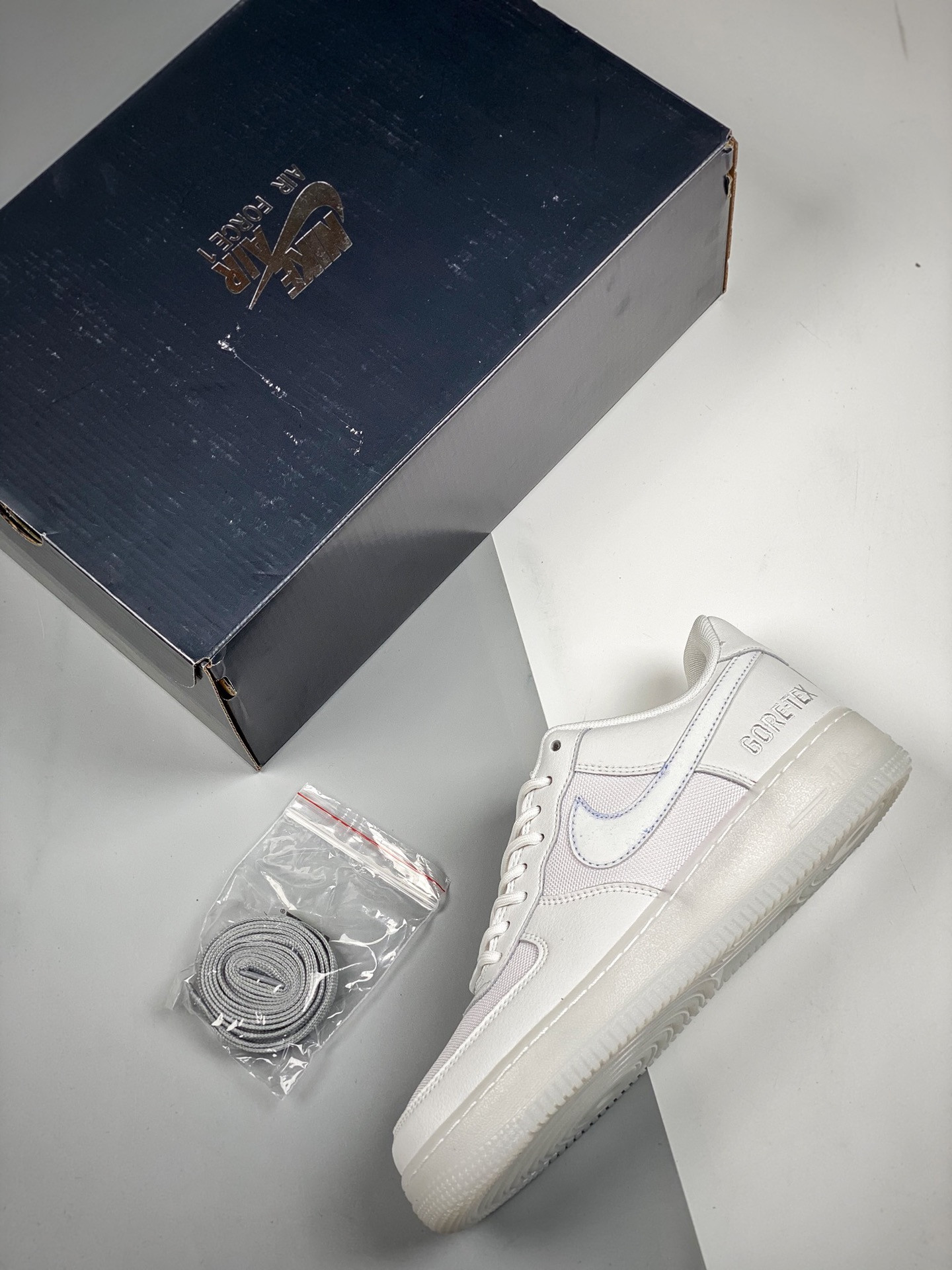 Nike Air Force 1 Low GORE-TEX White Hyper Royal For Sale