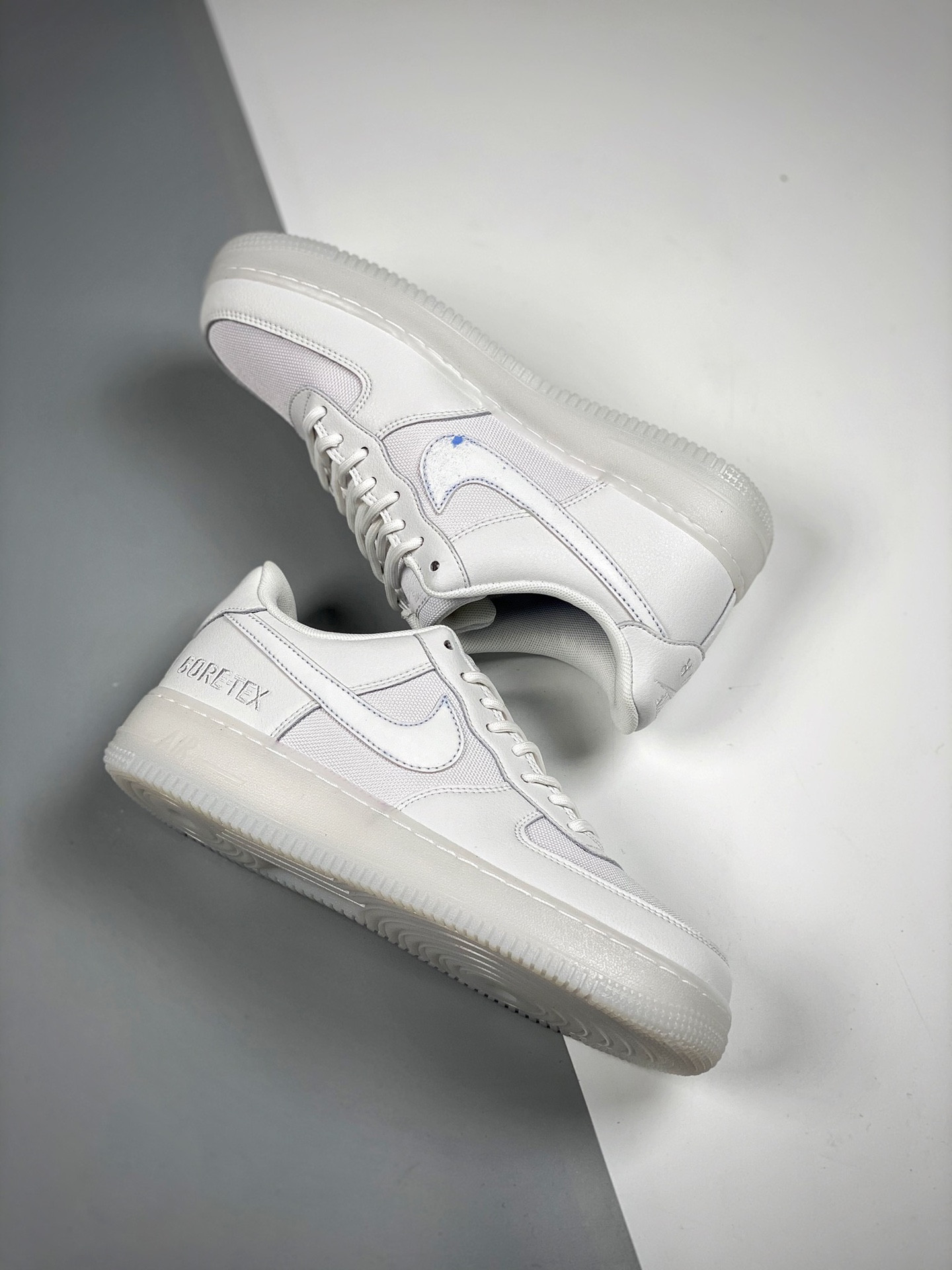 Nike Air Force 1 Low GORE-TEX White Hyper Royal For Sale