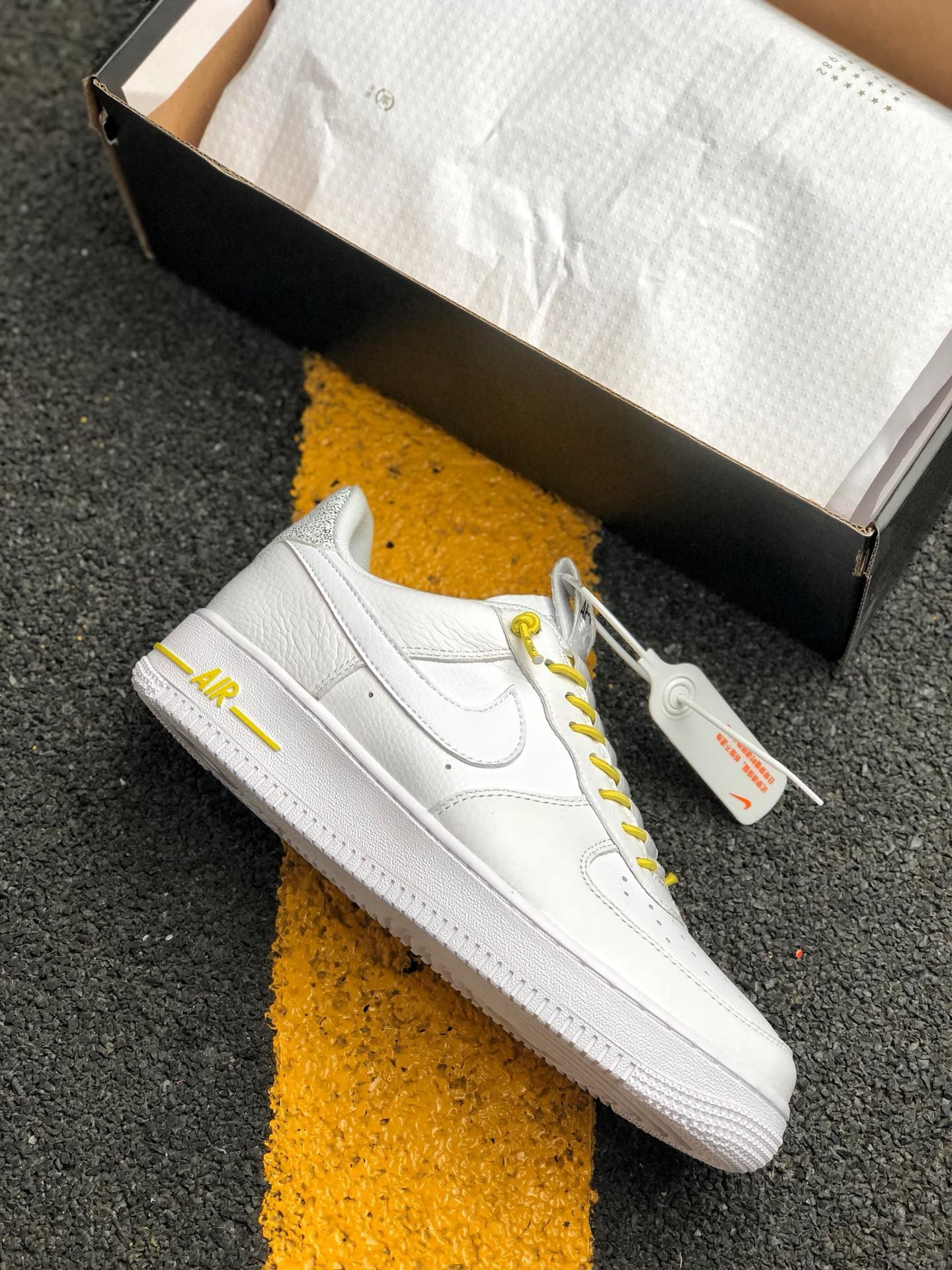 Nike Air Force 1 Low Lux WMNS ‘White/Chrome Yellow’ For Sale