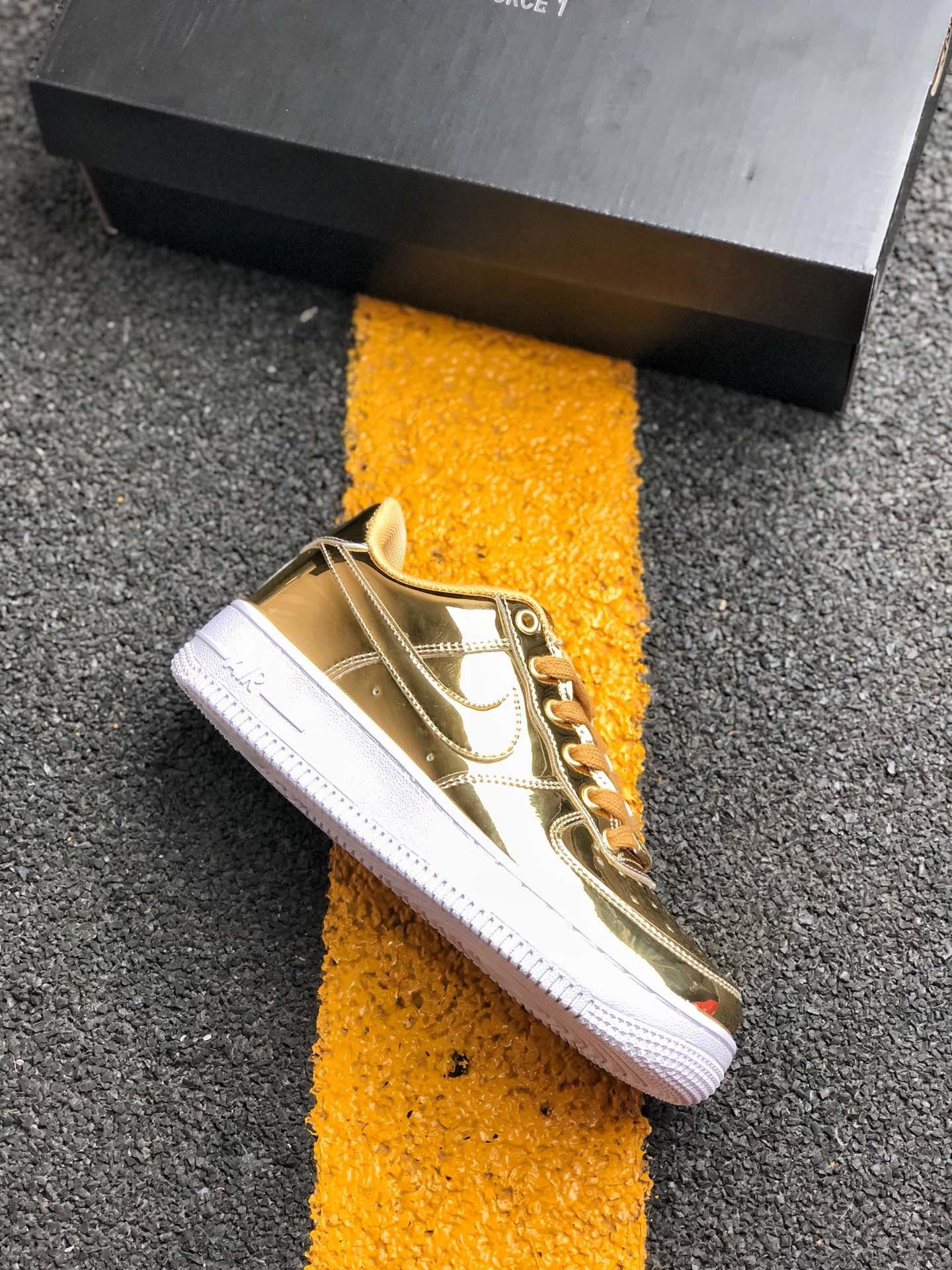 Nike Air Force 1 Low SP “Liquid Gold” Metallic Gold/Club Gold/White For Sale