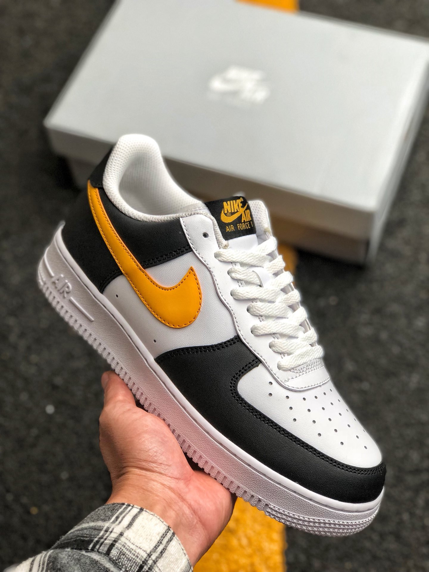 Nike Air Force 1 Low ‘Taxi’ Black/University For Sale