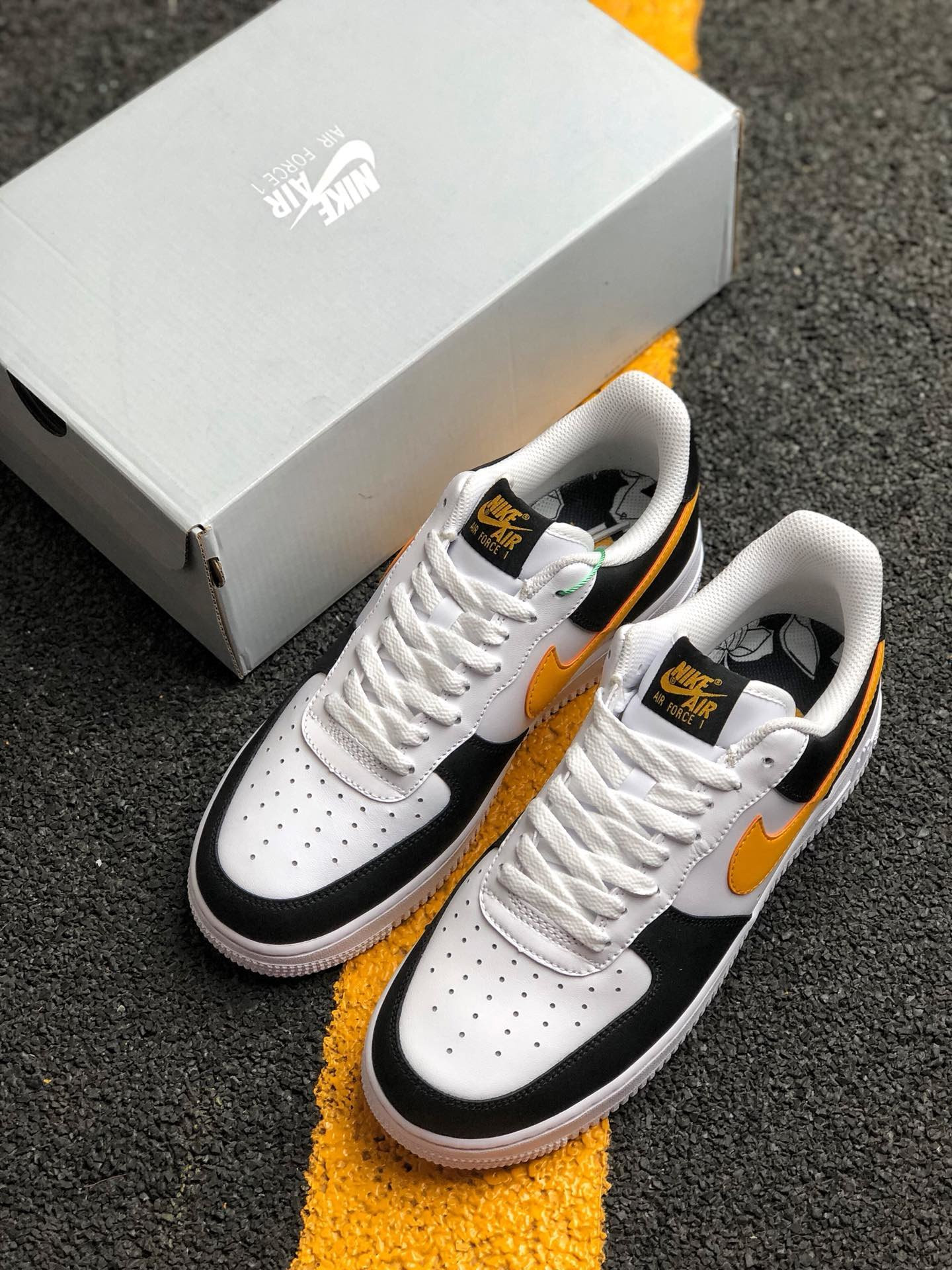 Nike Air Force 1 Low ‘Taxi’ Black/University For Sale