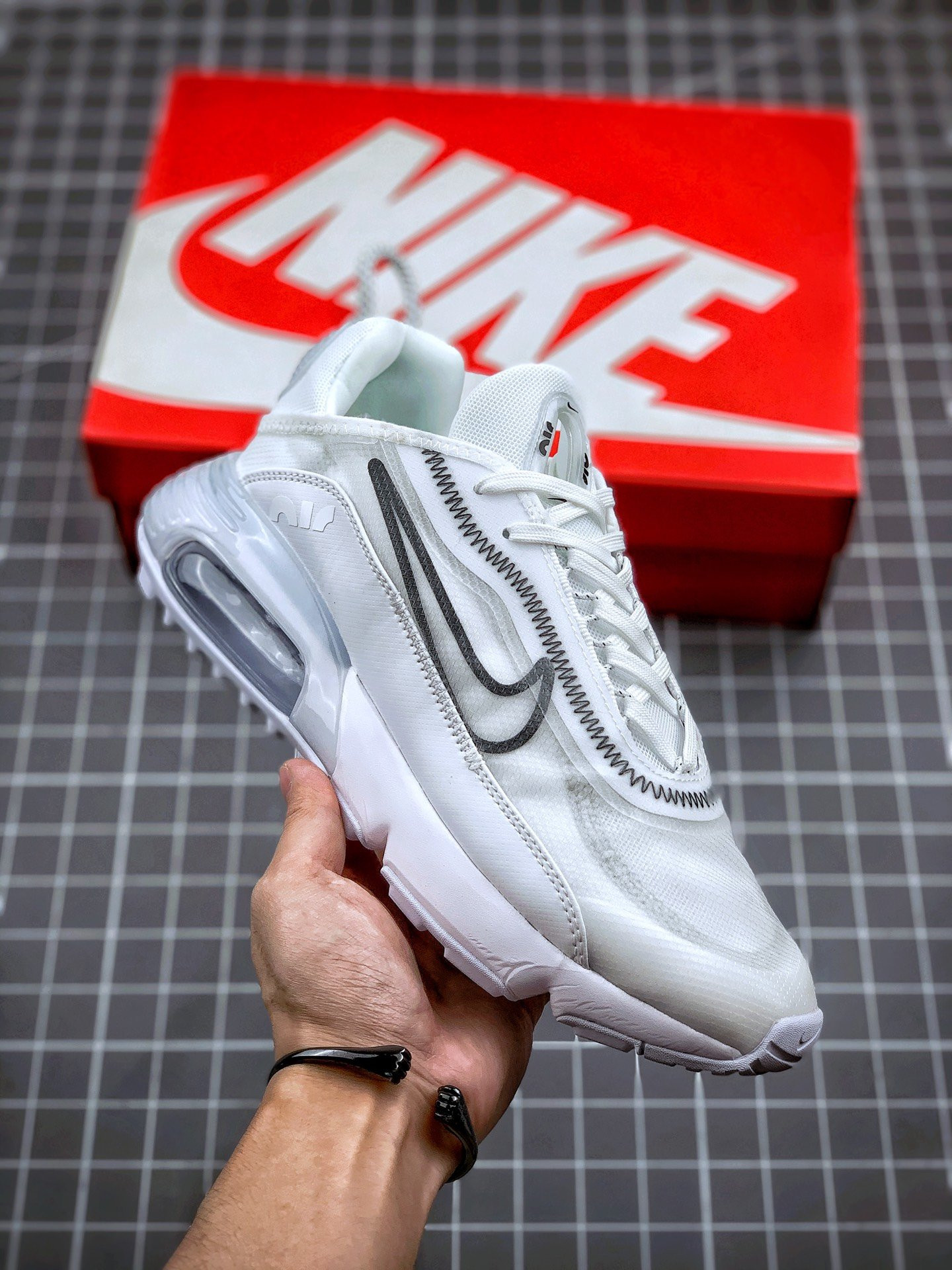 Nike Air Max 2090 White/Black For Sale
