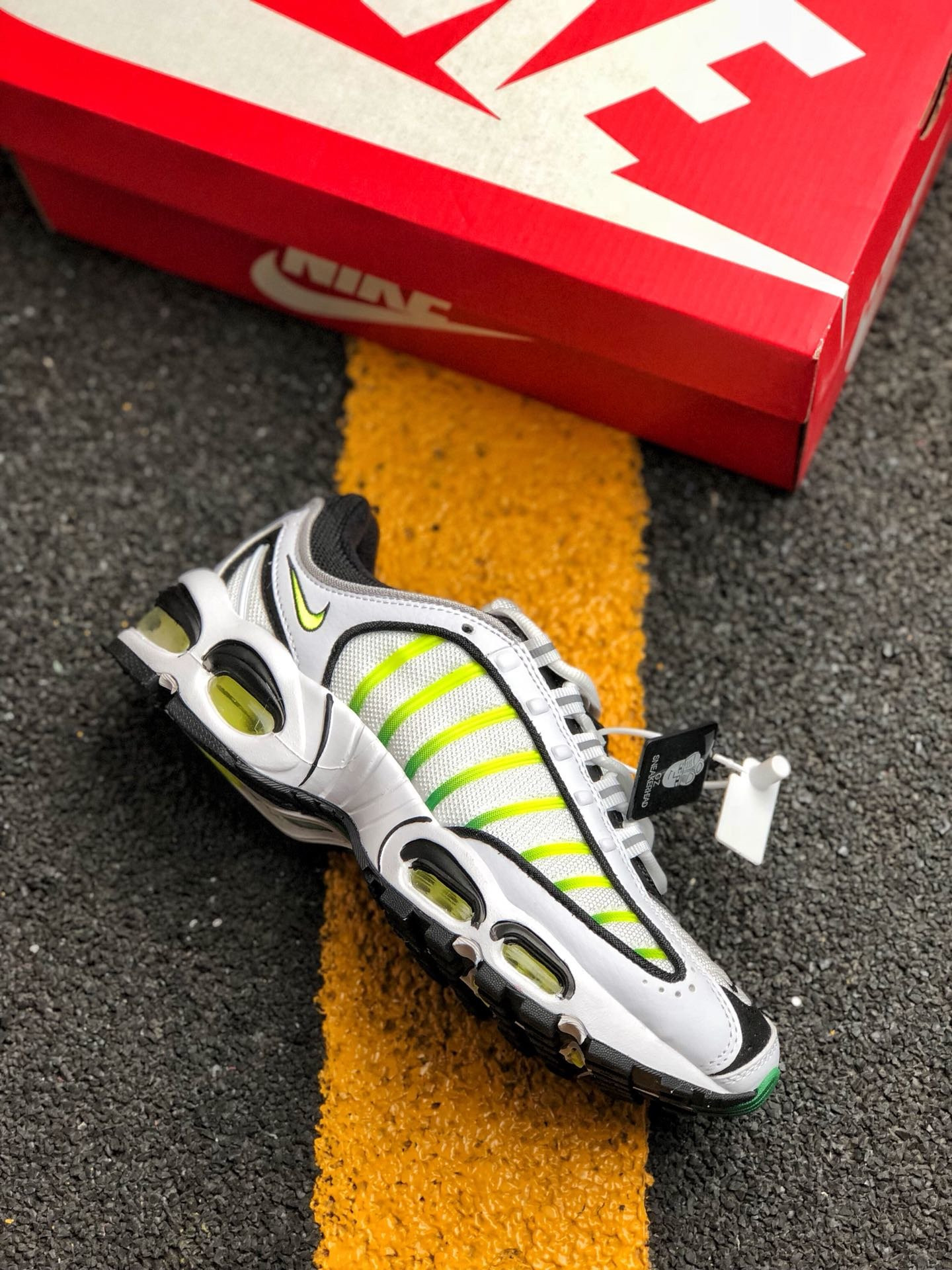 Nike Air Max Tailwind 4 White/Volt-Black-Aloe Verde On Sale