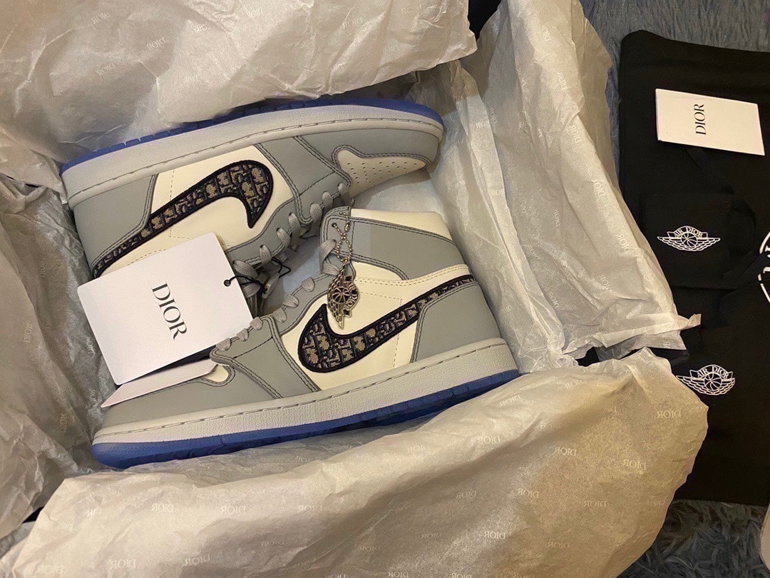 Nike Dior x Air Jordan 1 High OG Wolf Grey/Sail/Photon Dust/White For Women, Women’s Shoes